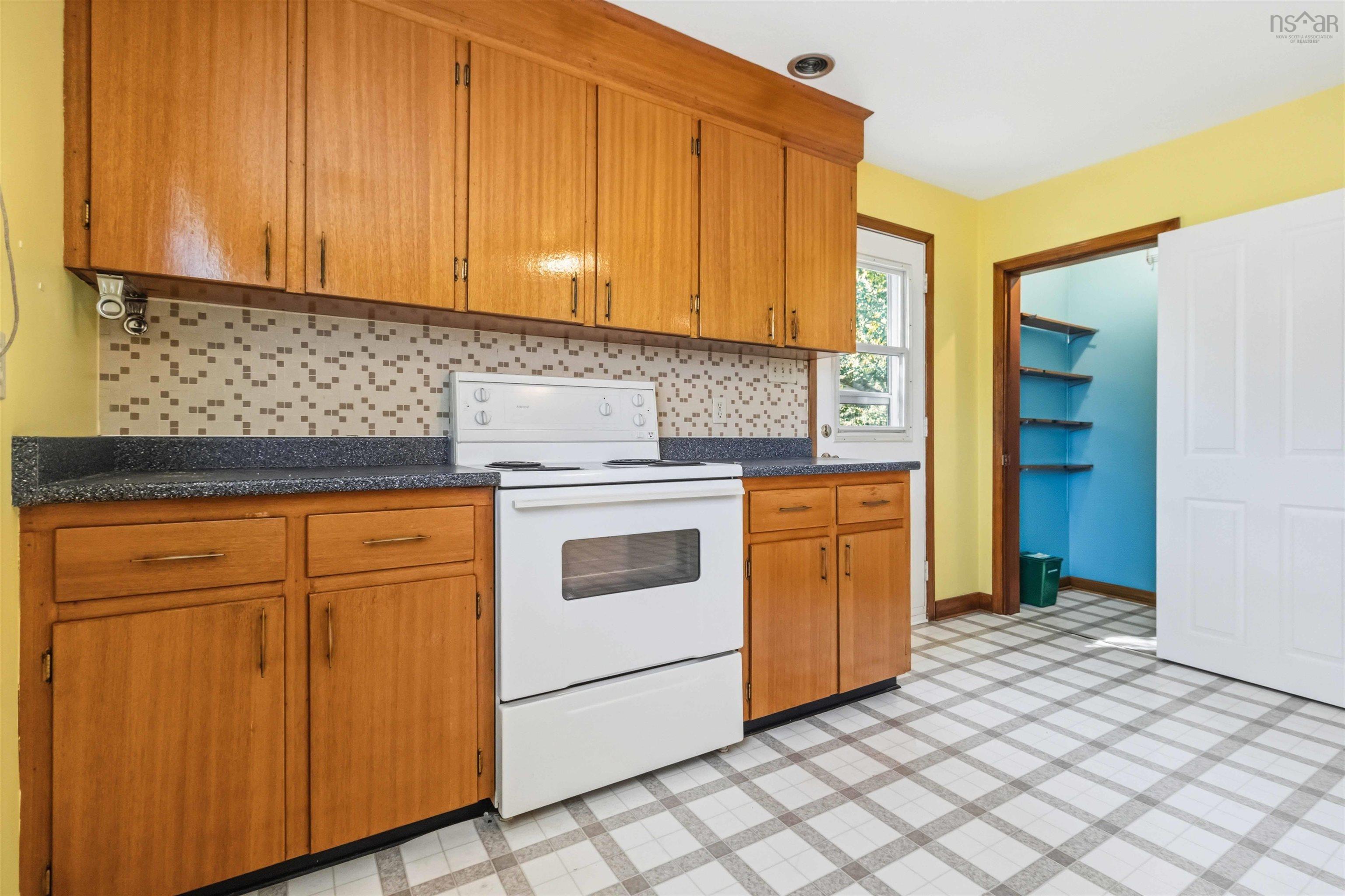 $470,000.00: 200 Caledonia Road, Dartmouth