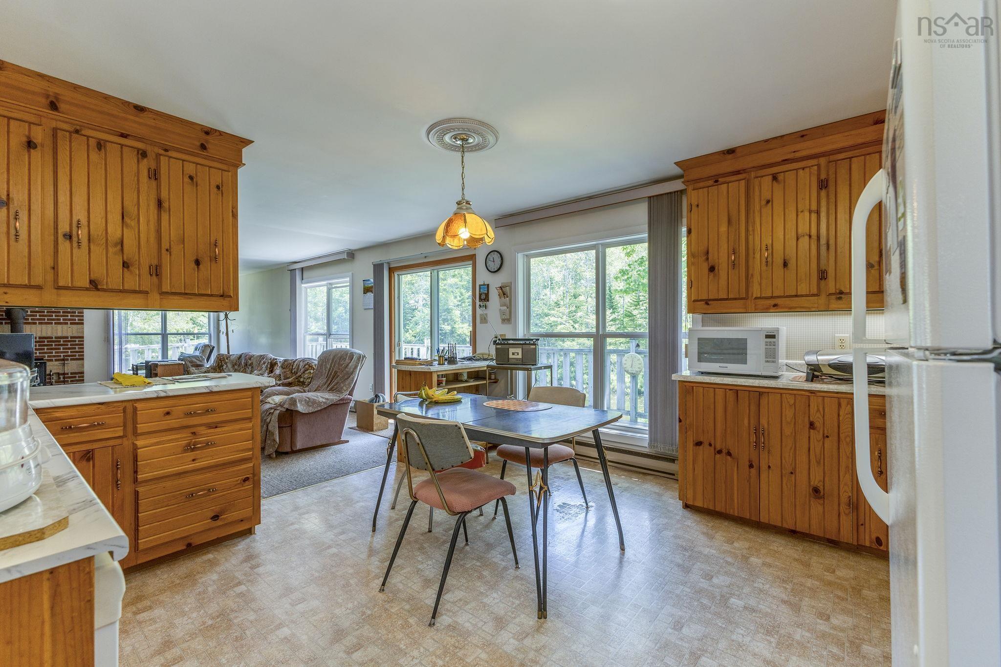 $699,900.00: 50 South Stewart Road, Shortts Lake