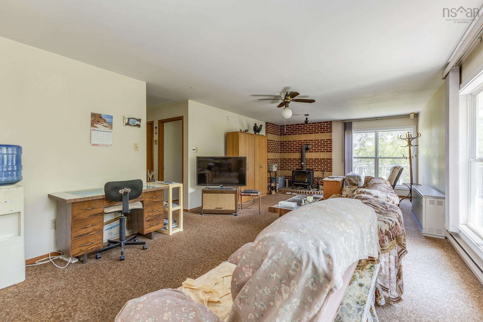 $699,900.00: 50 South Stewart Road, Shortts Lake