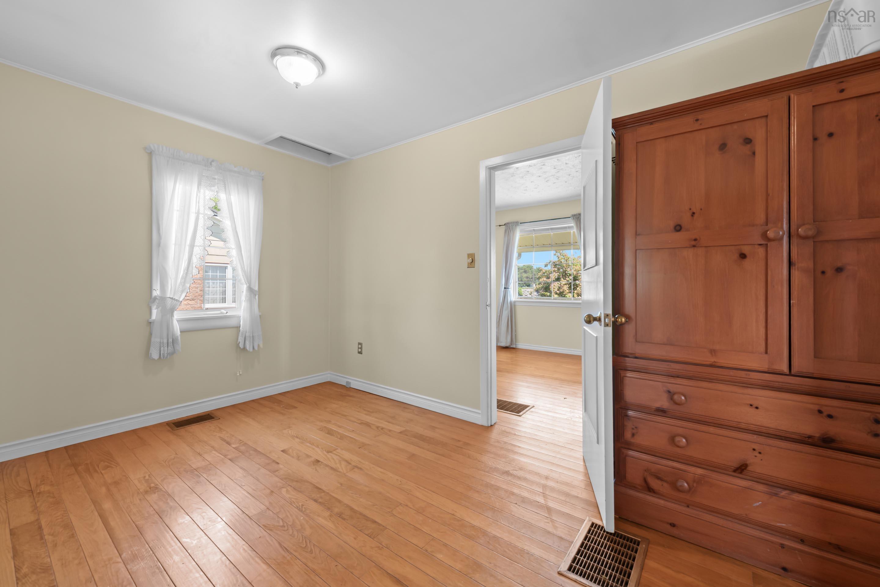 $465,000.00: 698 Oakland Road, Indian Point