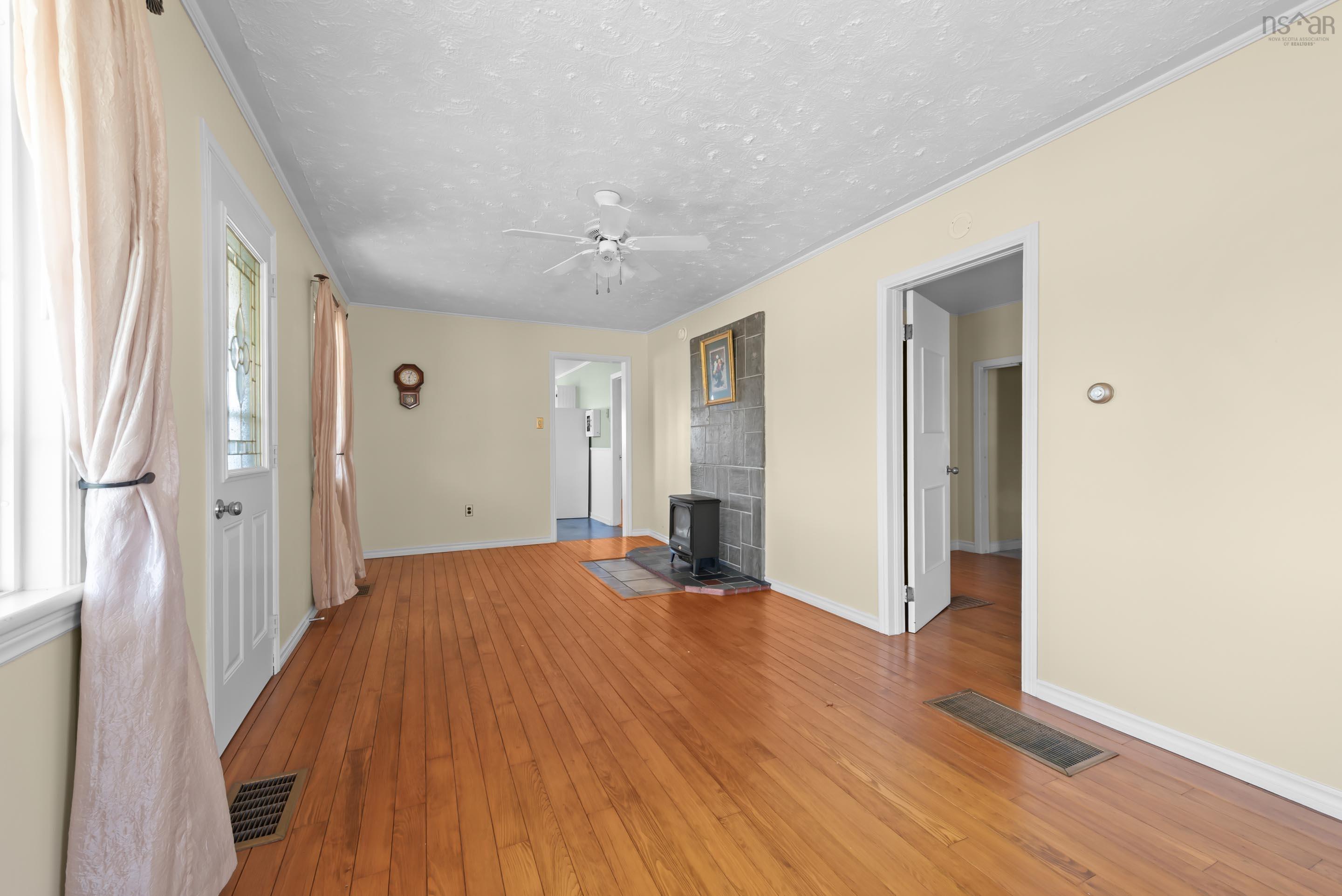 $465,000.00: 698 Oakland Road, Indian Point