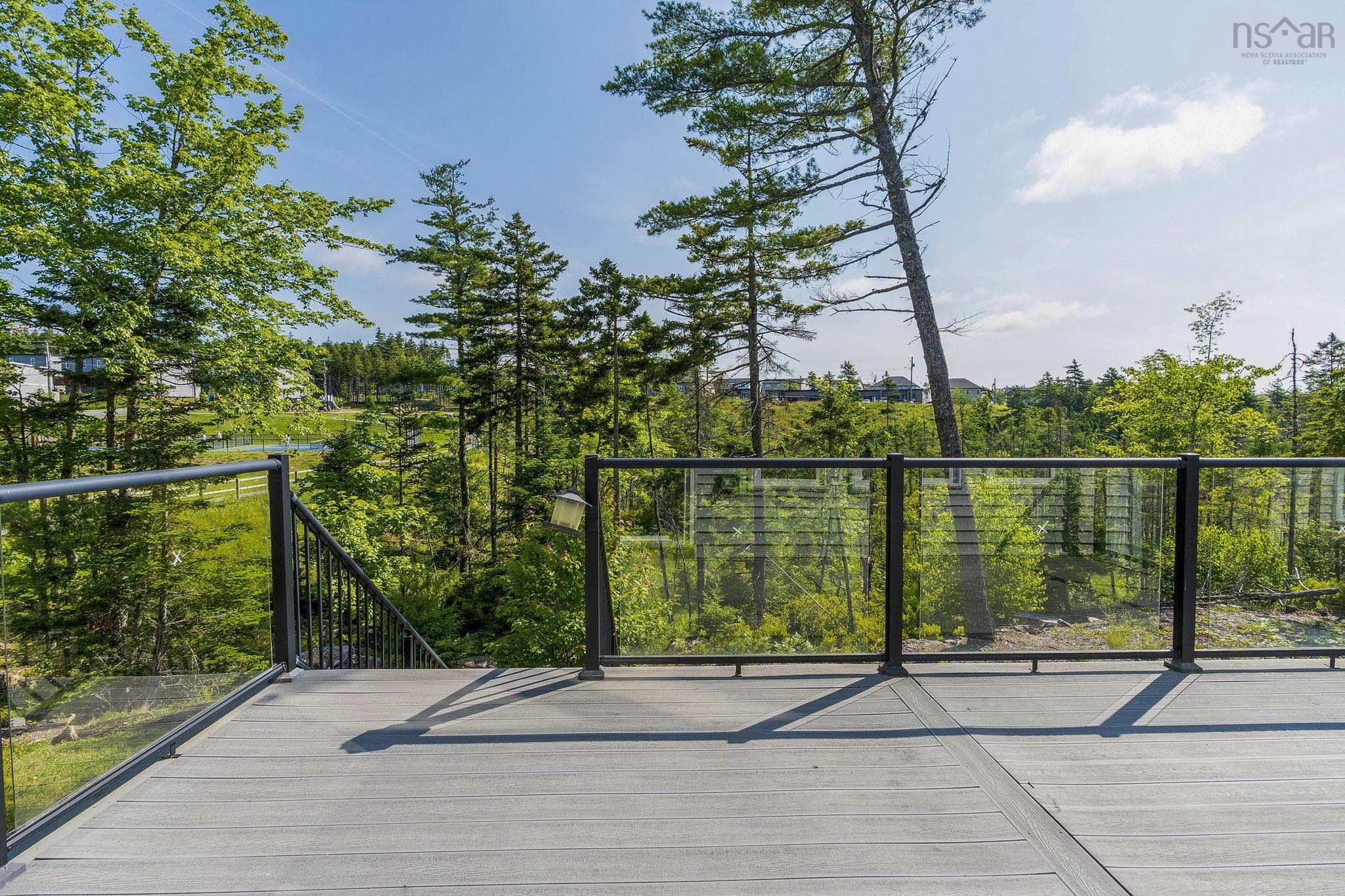 $884,900.00: 16 Breaktrail Drive, Bedford