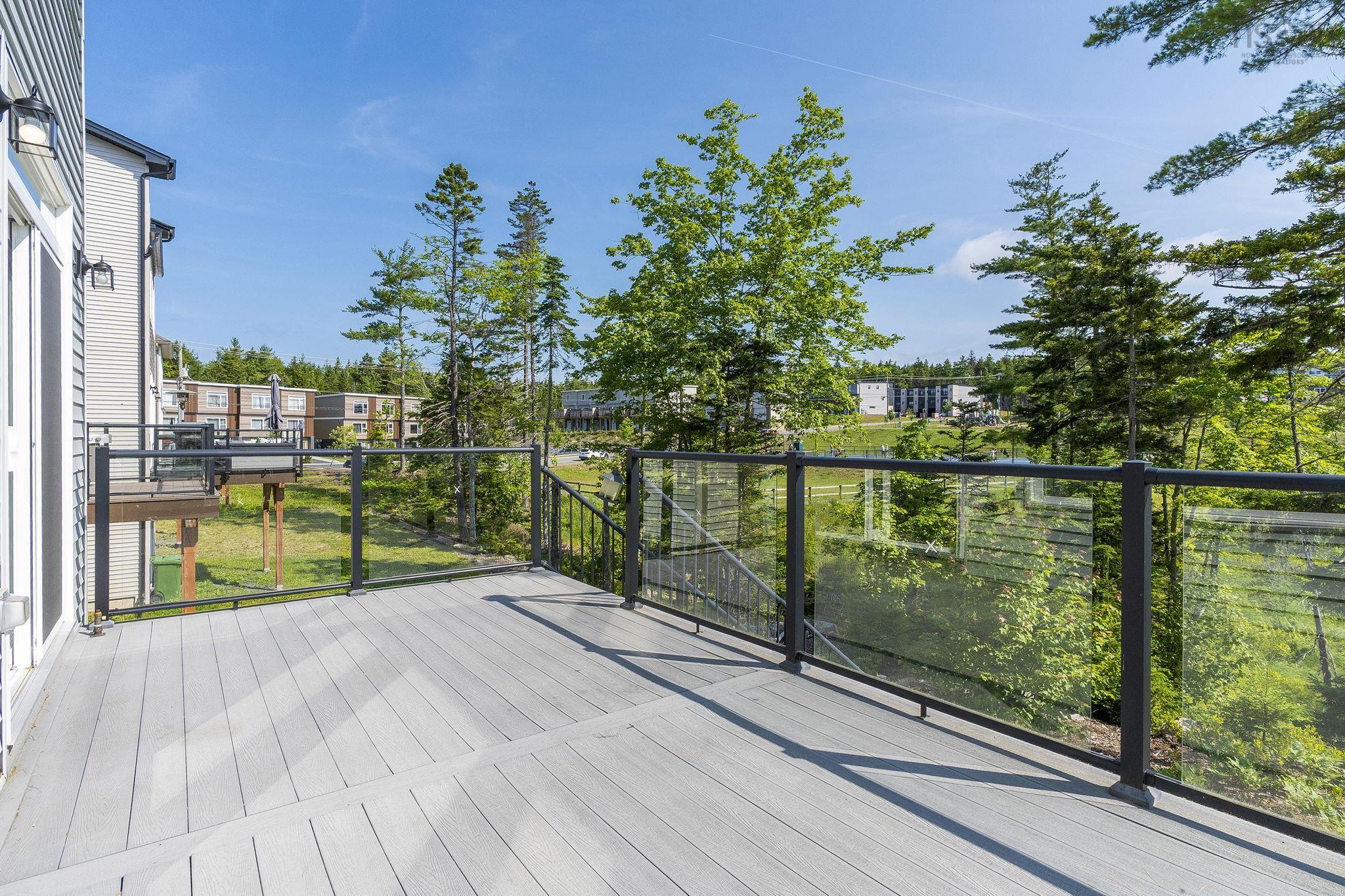 $884,900.00: 16 Breaktrail Drive, Bedford