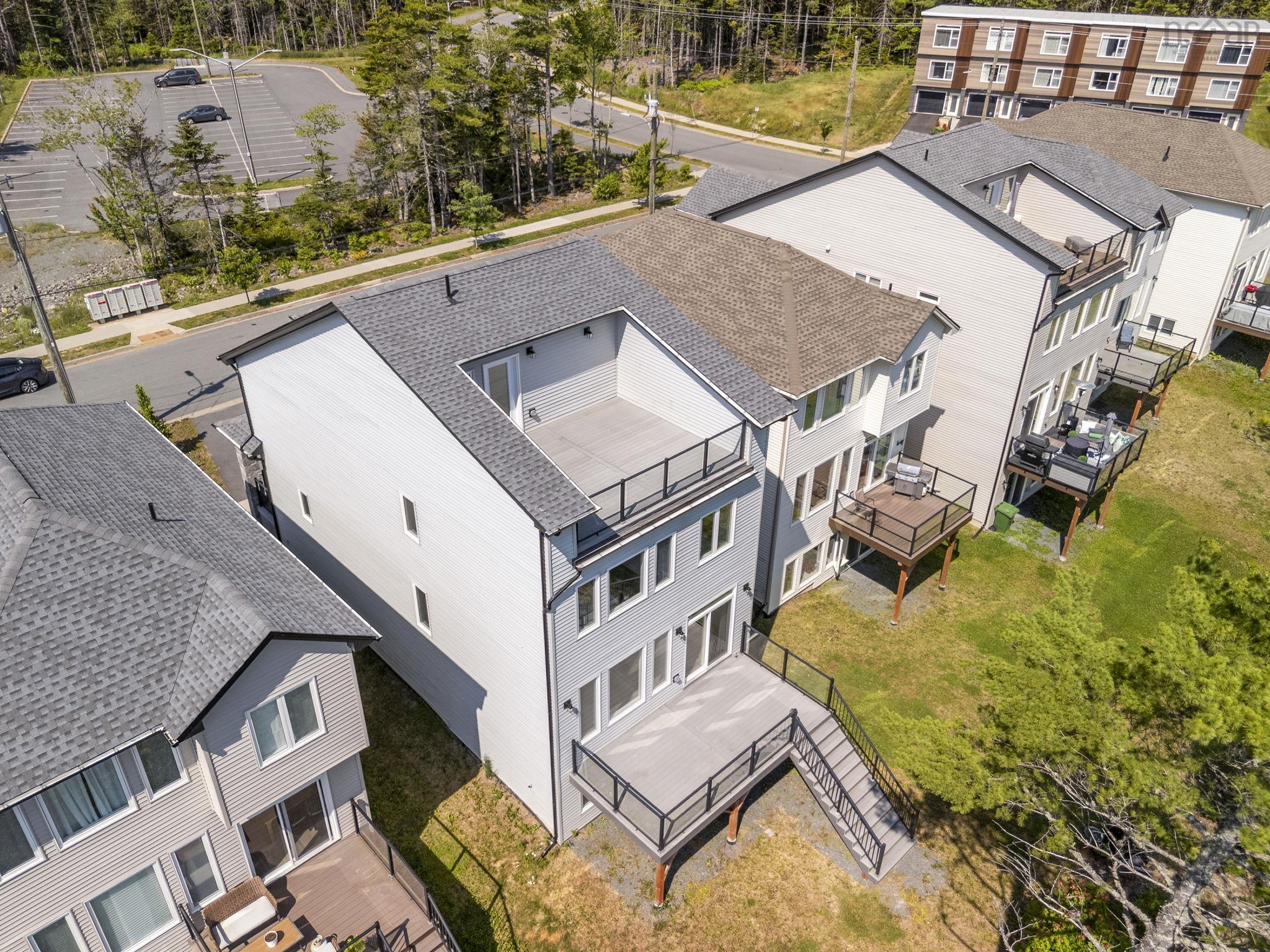 $884,900.00: 16 Breaktrail Drive, Bedford
