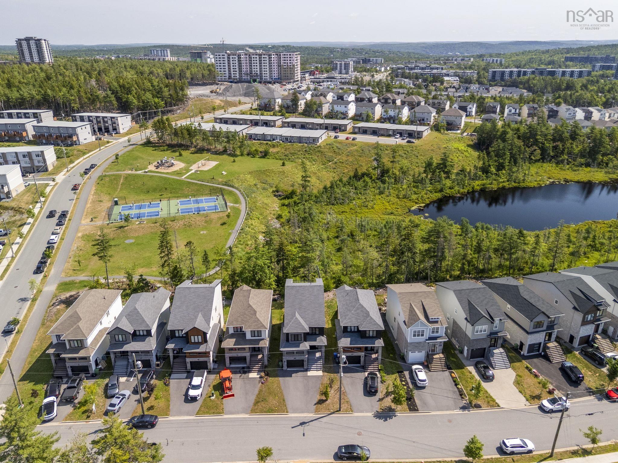 $884,900.00: 16 Breaktrail Drive, Bedford