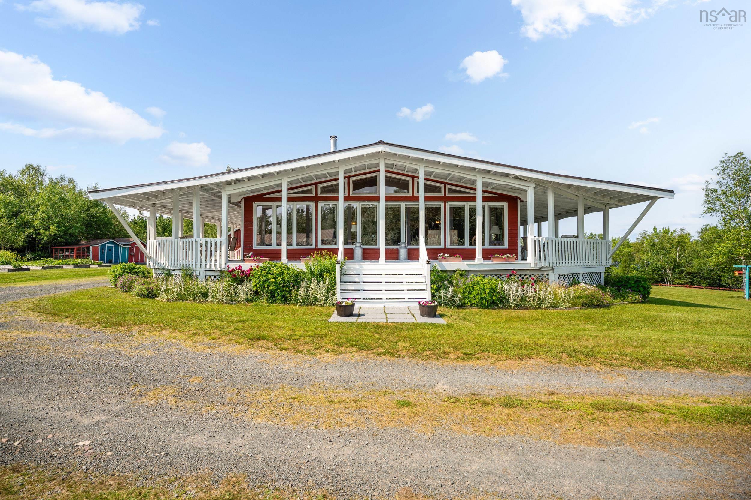 $725,000.00: 507 Pinevale Road, Pinevale
