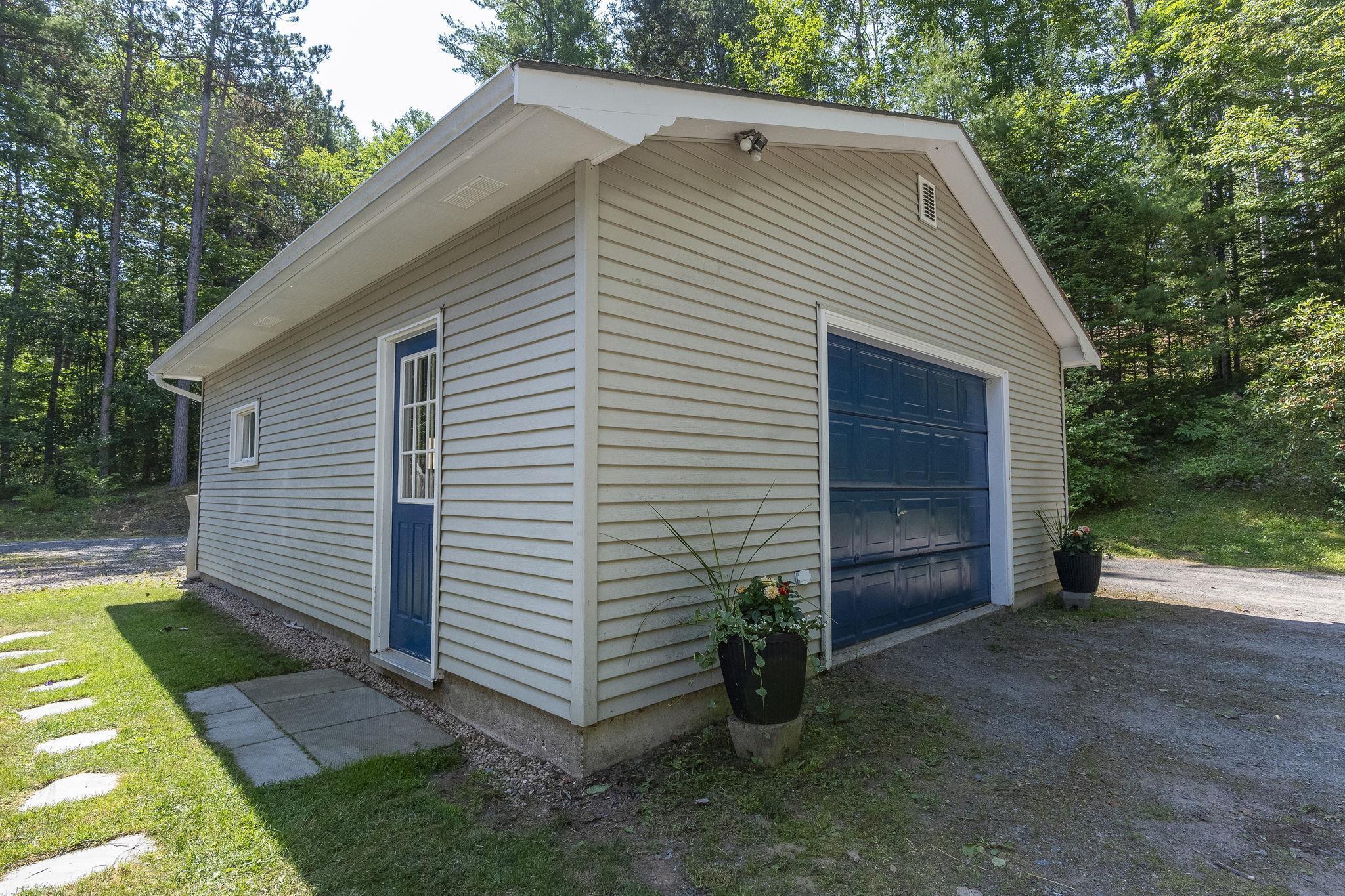 $625,000.00: 2948 Borden Street, Coldbrook