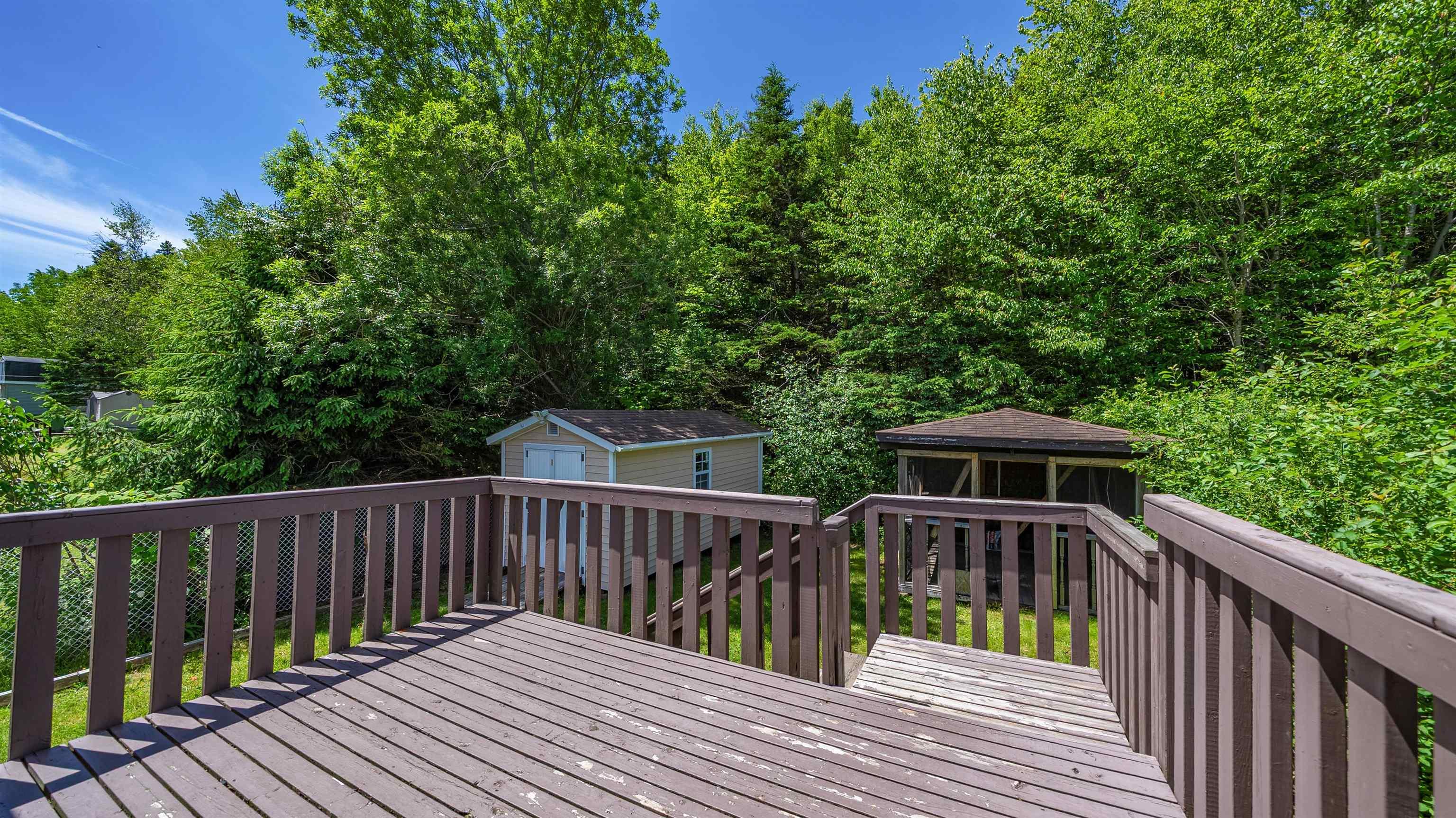 $425,000.00: 12 Ridgecrest Drive, Woodlawn