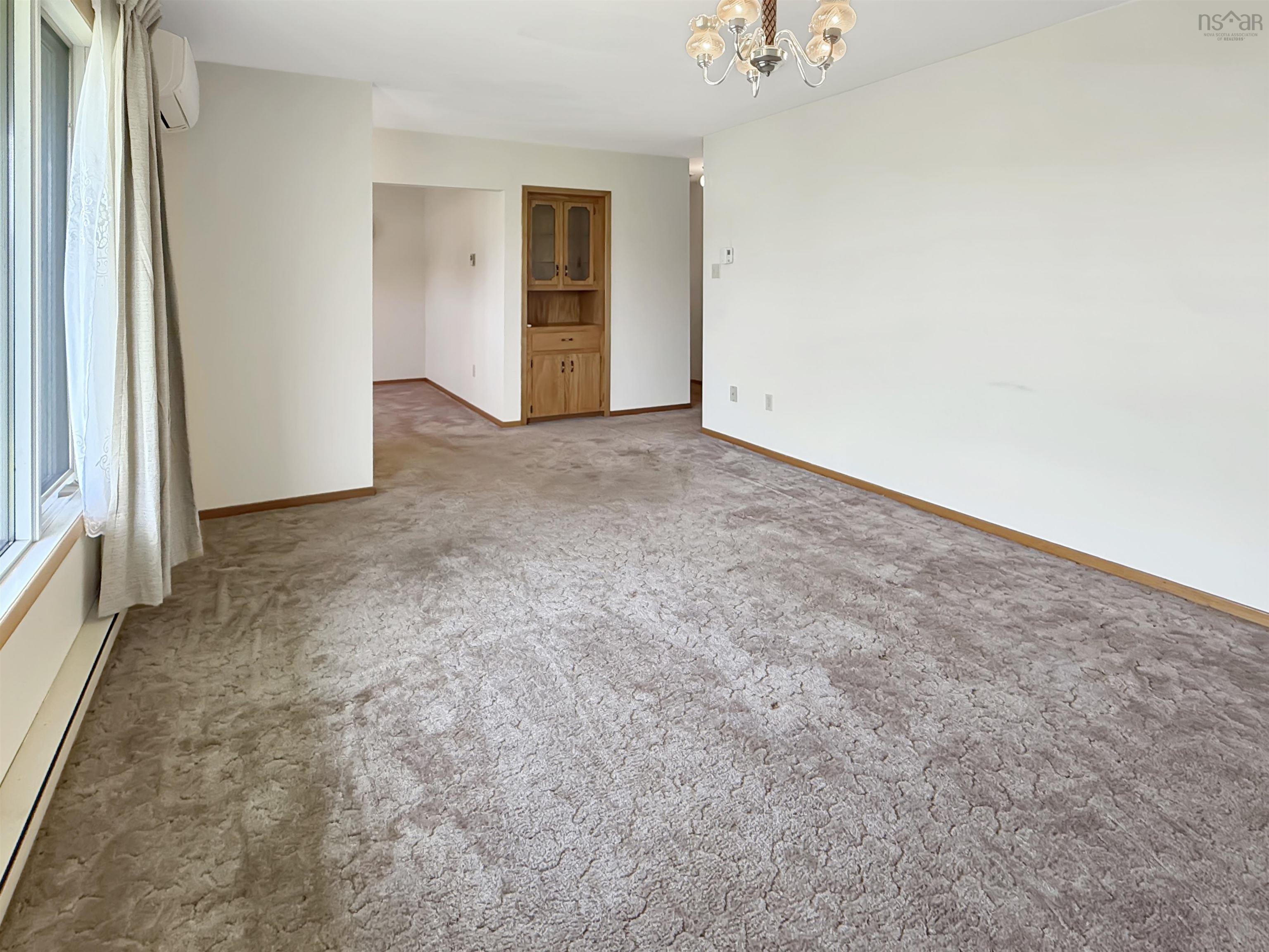 $279,900.00: 81 Acadia Avenue, Stellarton