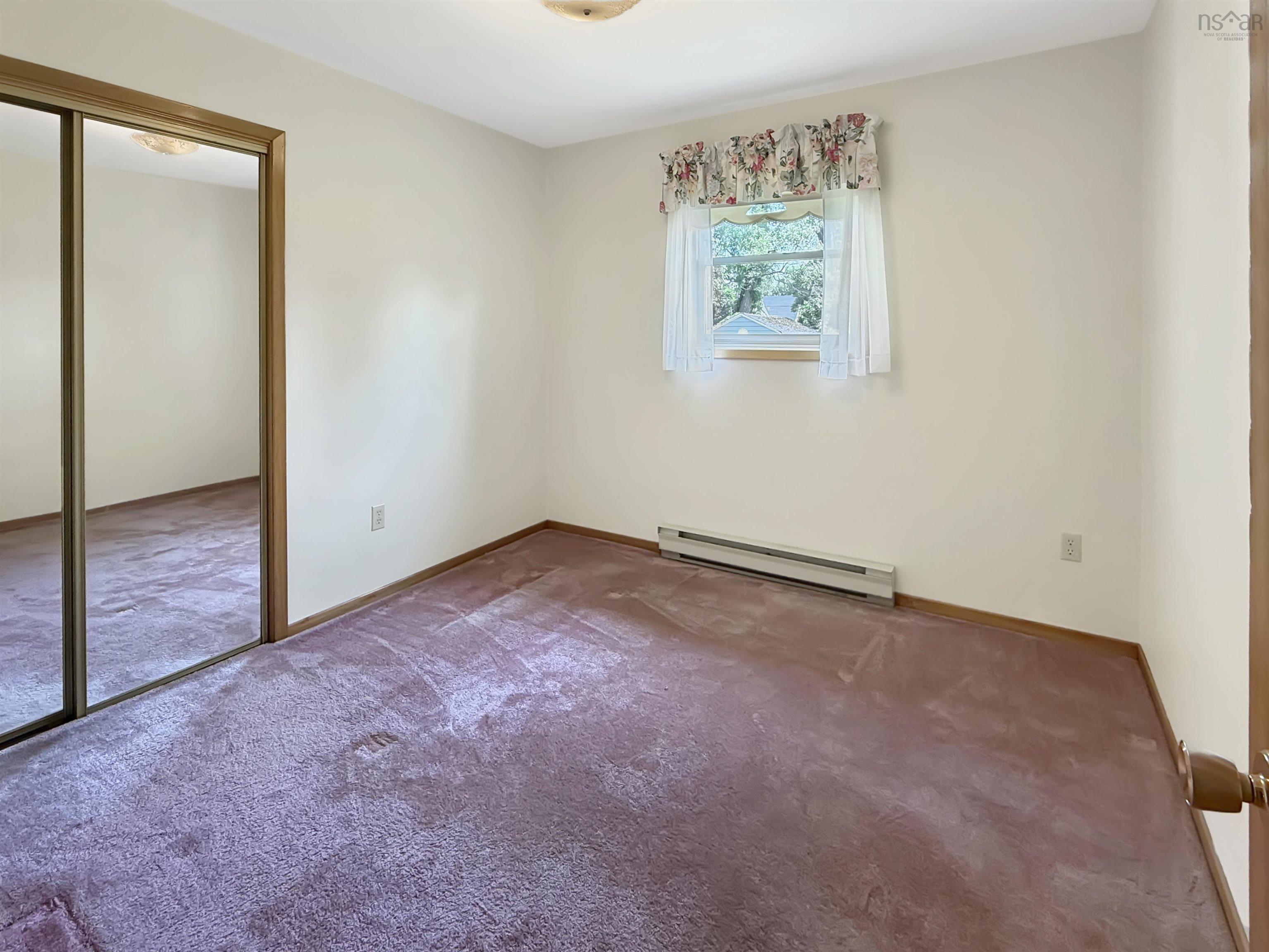 $279,900.00: 81 Acadia Avenue, Stellarton