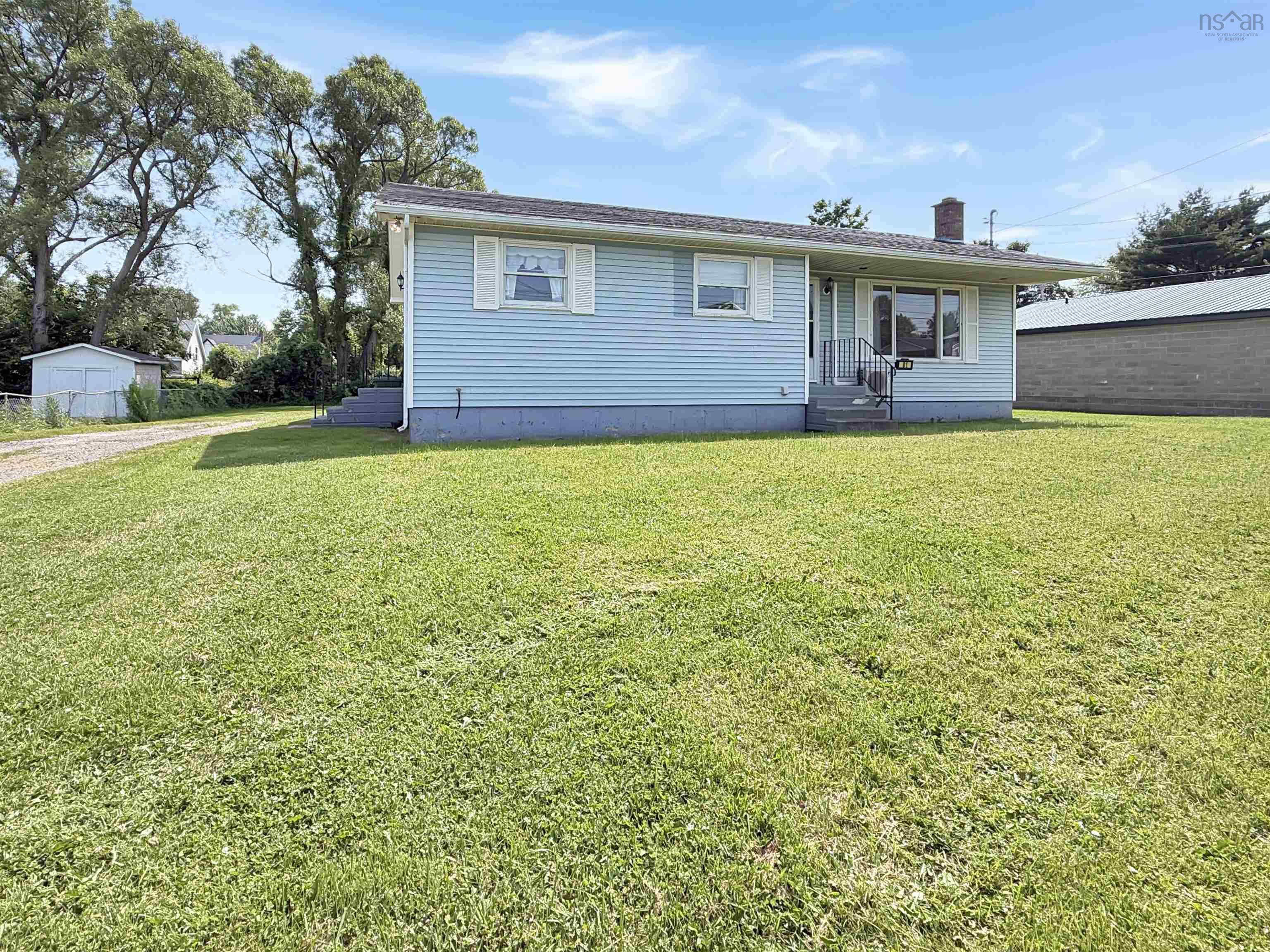 $279,900.00: 81 Acadia Avenue, Stellarton
