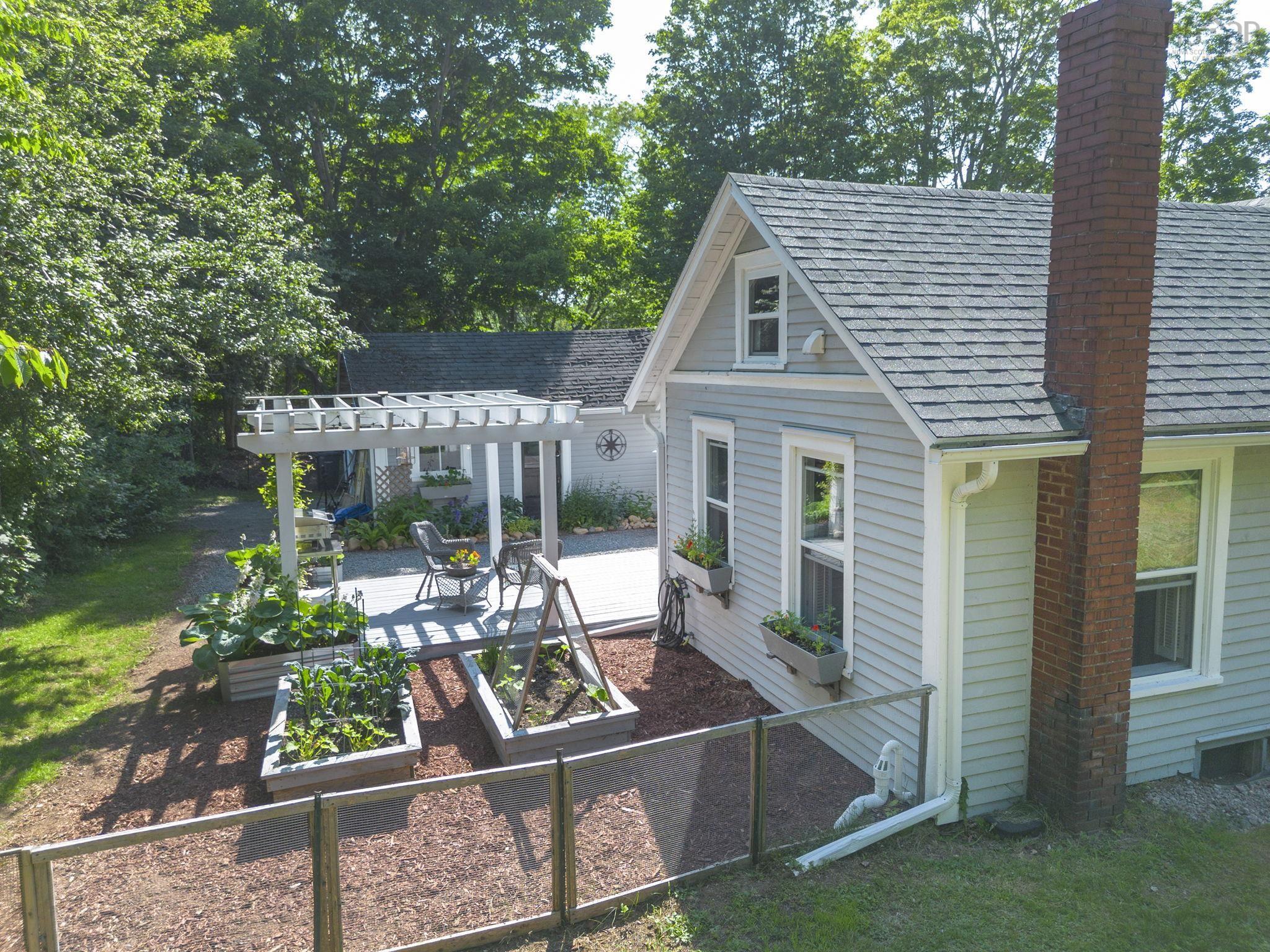 $320,000.00: 772 Highway 1, Deep Brook