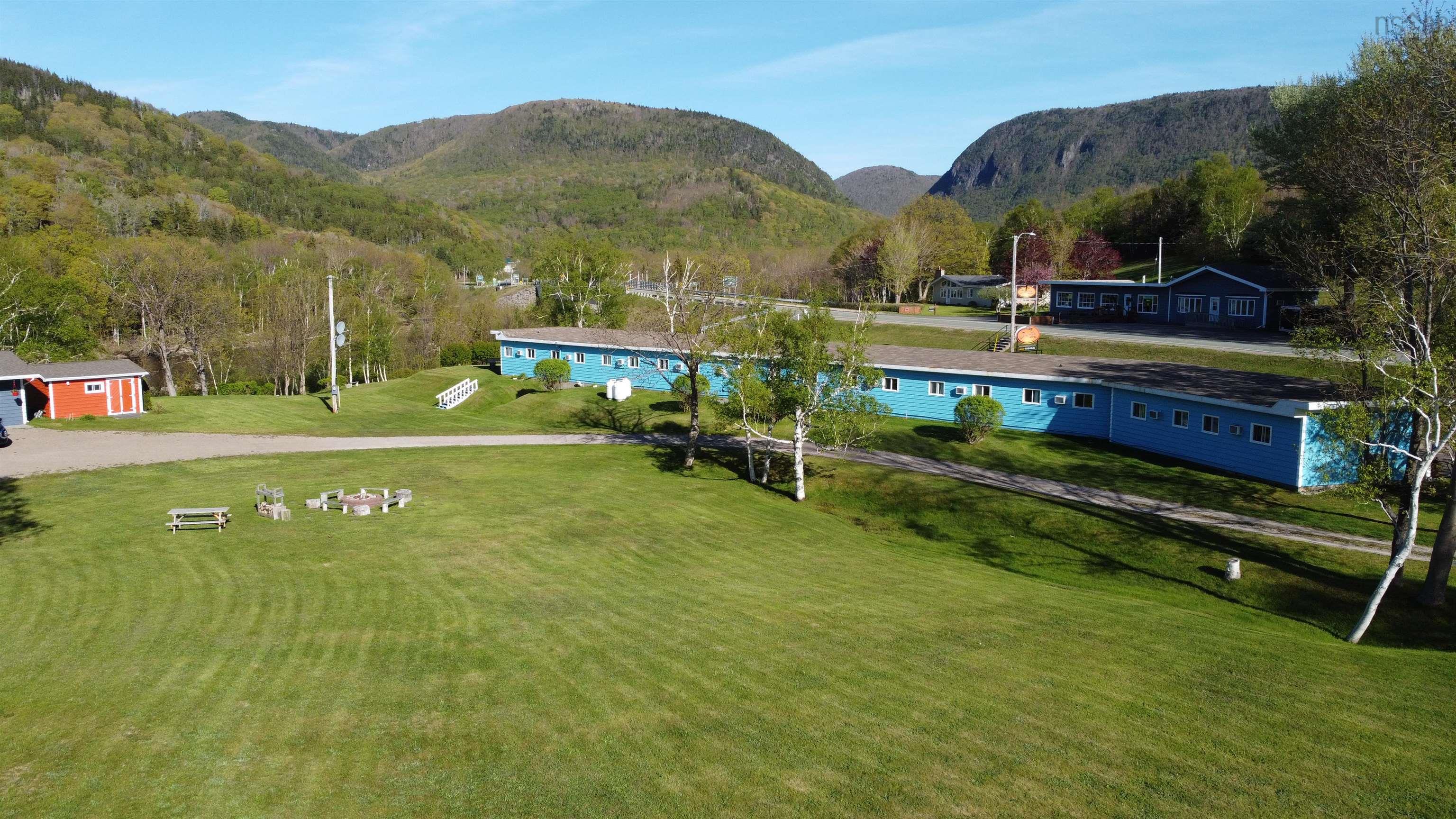 $1,895,000.00: 16537 Cabot Trail Road, Chéticamp