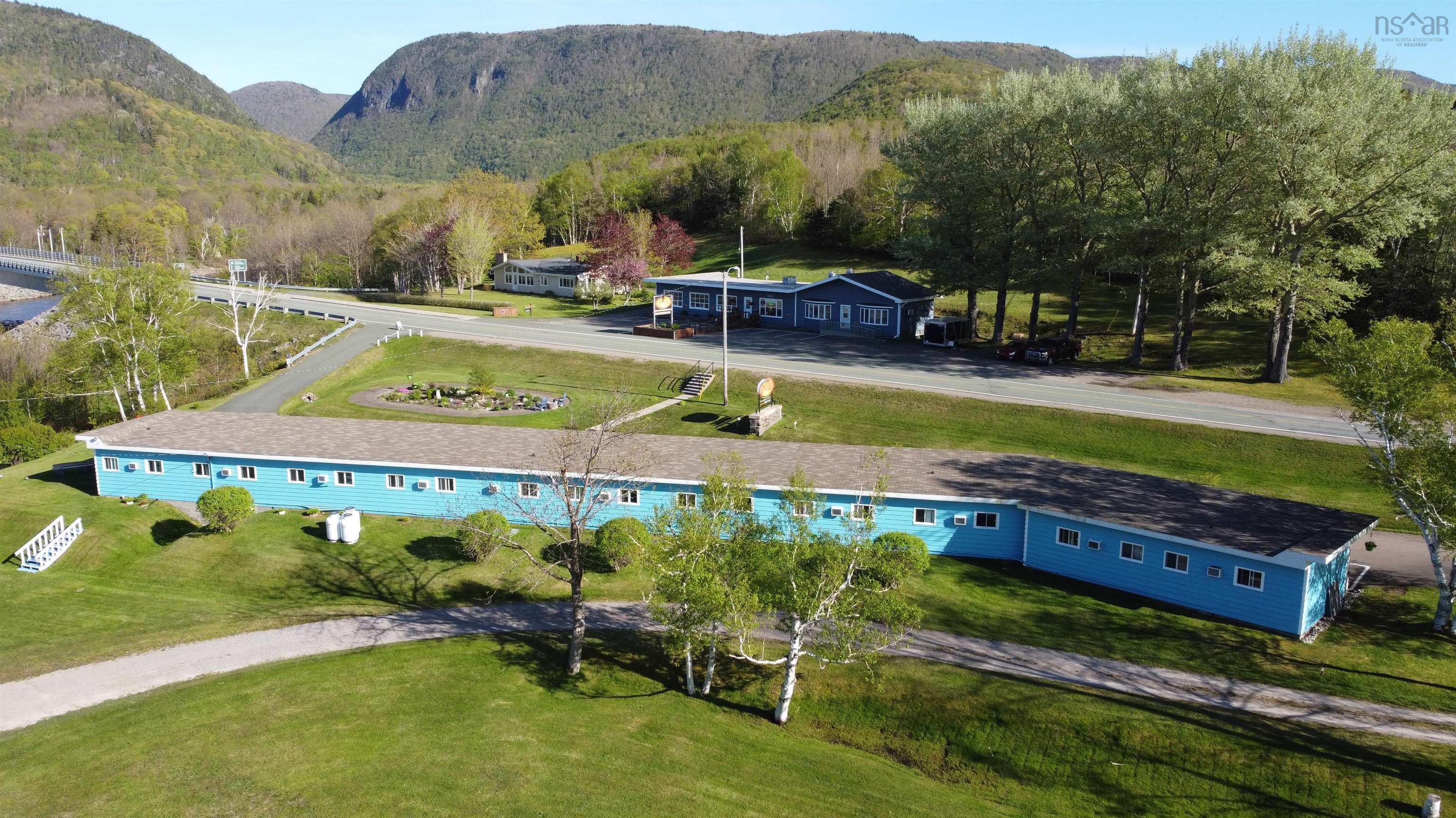 $1,895,000.00: 16537 Cabot Trail Road, Chéticamp