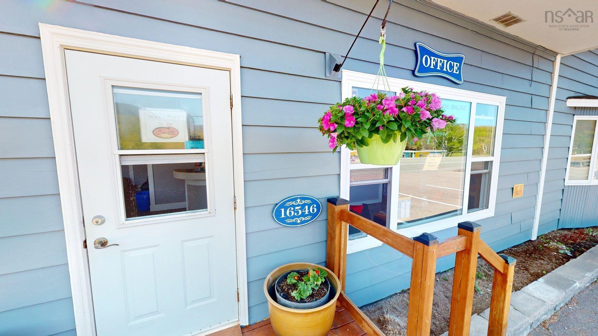 $1,895,000.00: 16537 Cabot Trail Road, Chéticamp