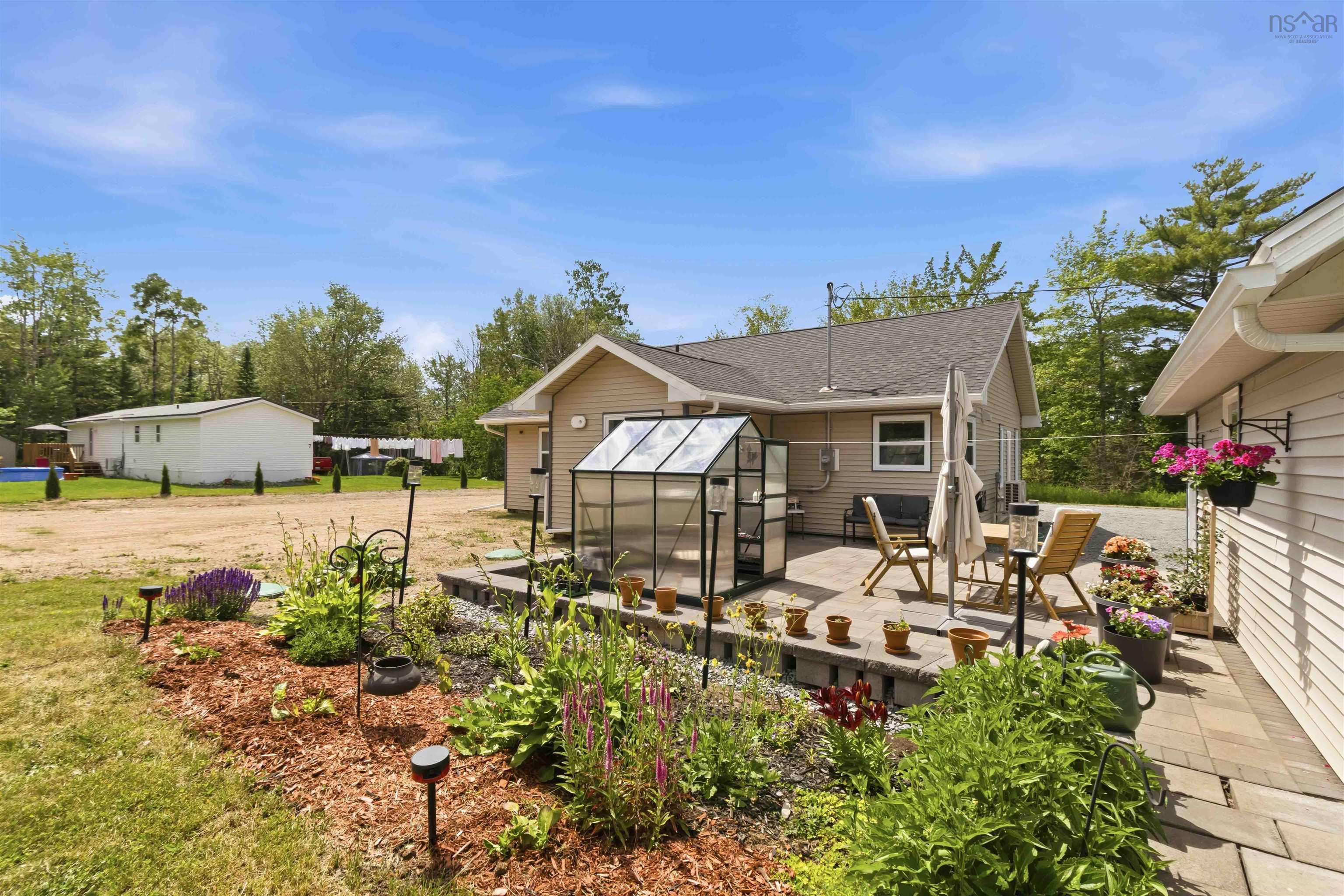 $599,000.00: 19 Robyn Drive, Nine Mile River
