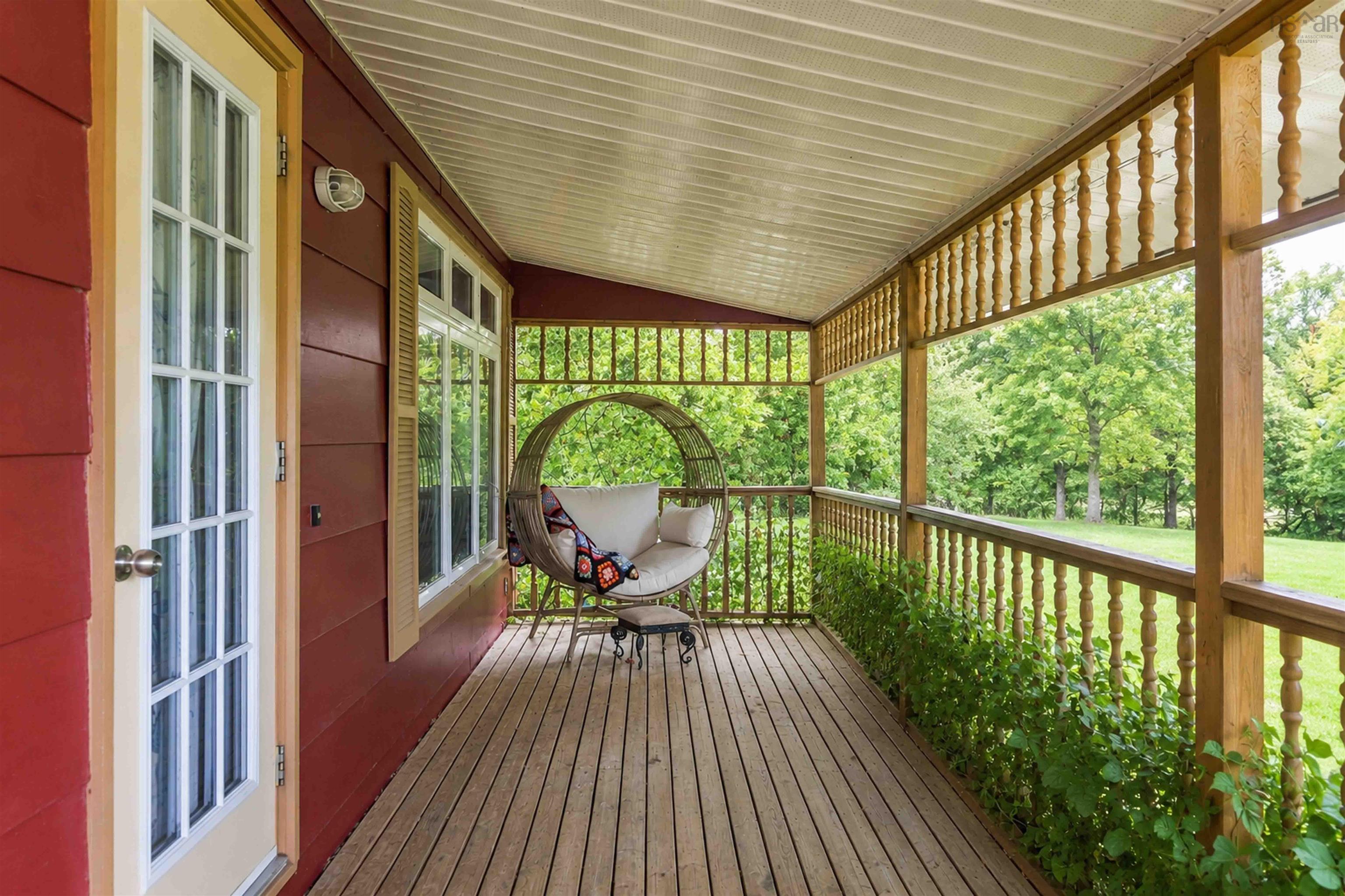 $370,000.00: 35 Colonial Crescent, New Minas