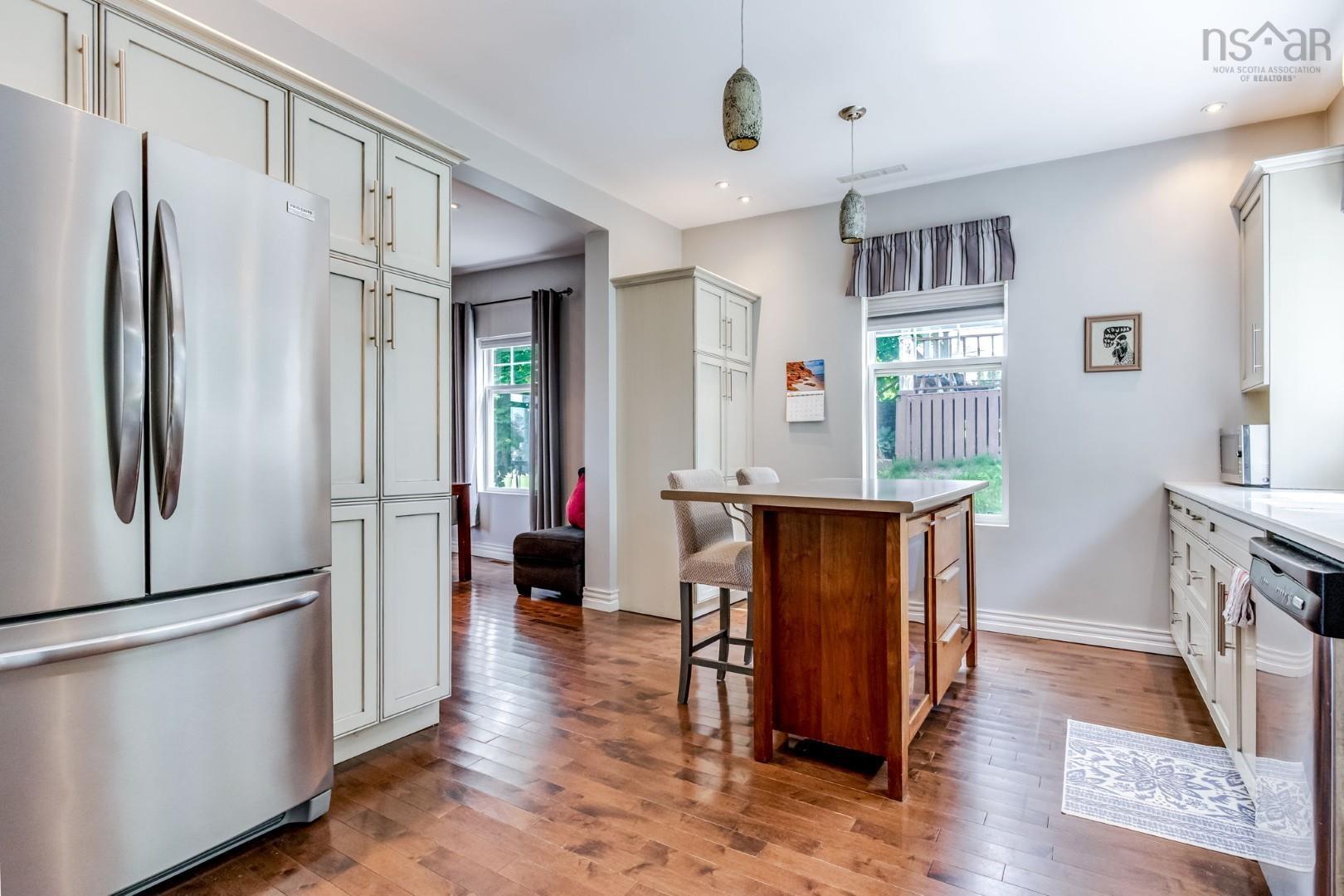 $279,900.00: 33 Beacon Street, Amherst