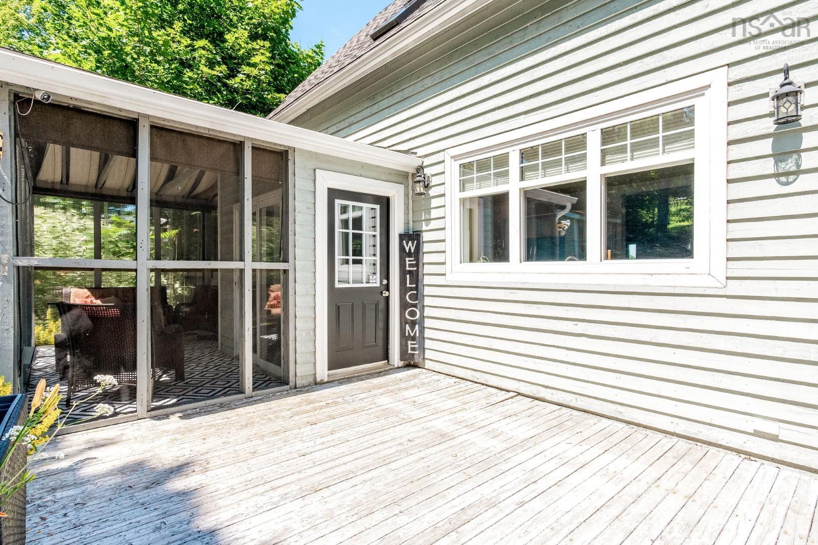 $279,900.00: 33 Beacon Street, Amherst