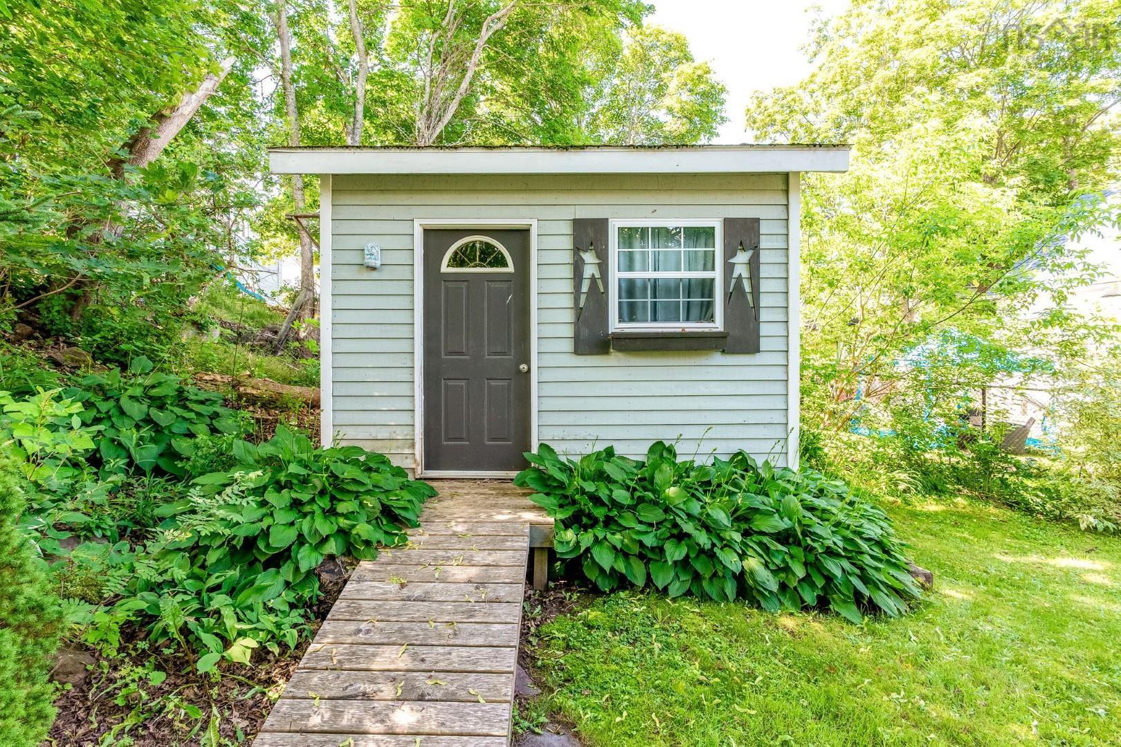 $279,900.00: 33 Beacon Street, Amherst