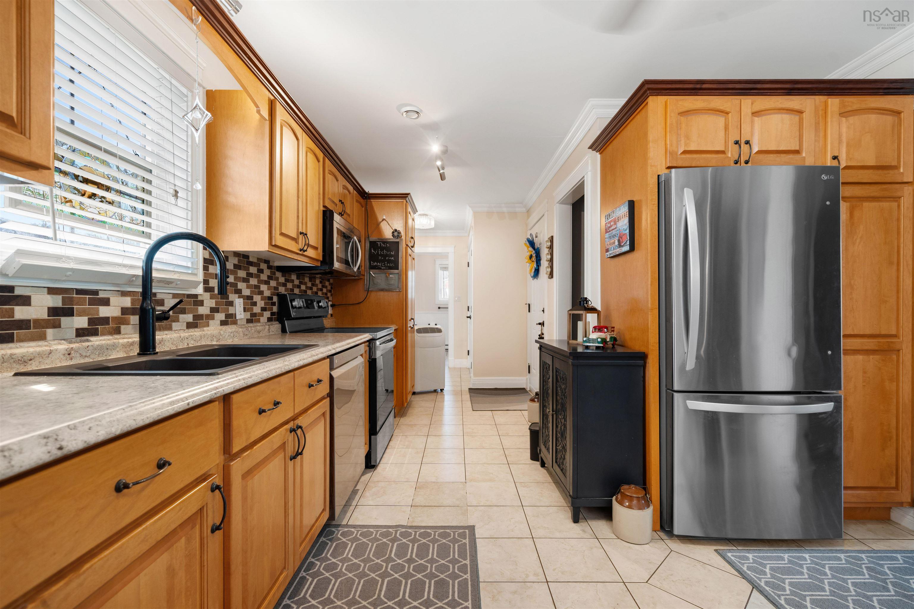 $945,000.00: 98 Ocean Front Drive, Gulf Shore