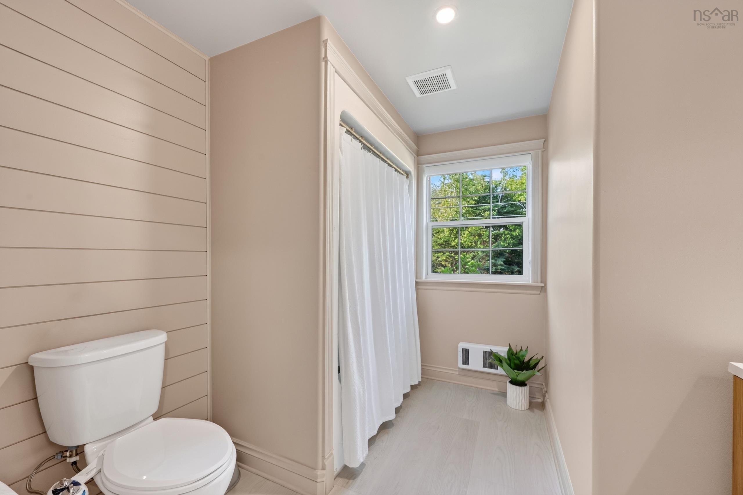 $380,000.00: 21 Weeks Lane Lane, Howie Centre