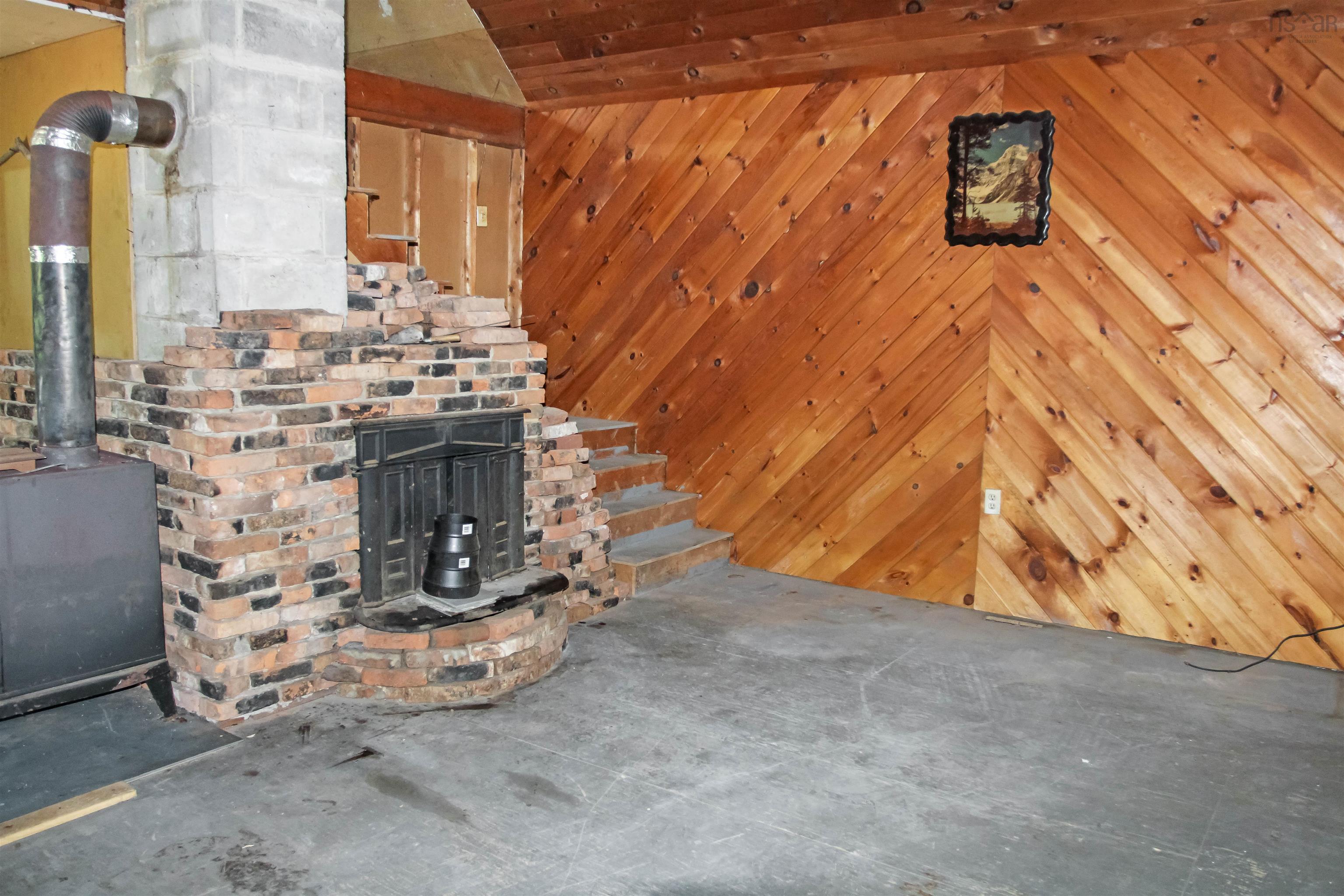 $184,000.00: 2113 Fire Lane, Torbrook
