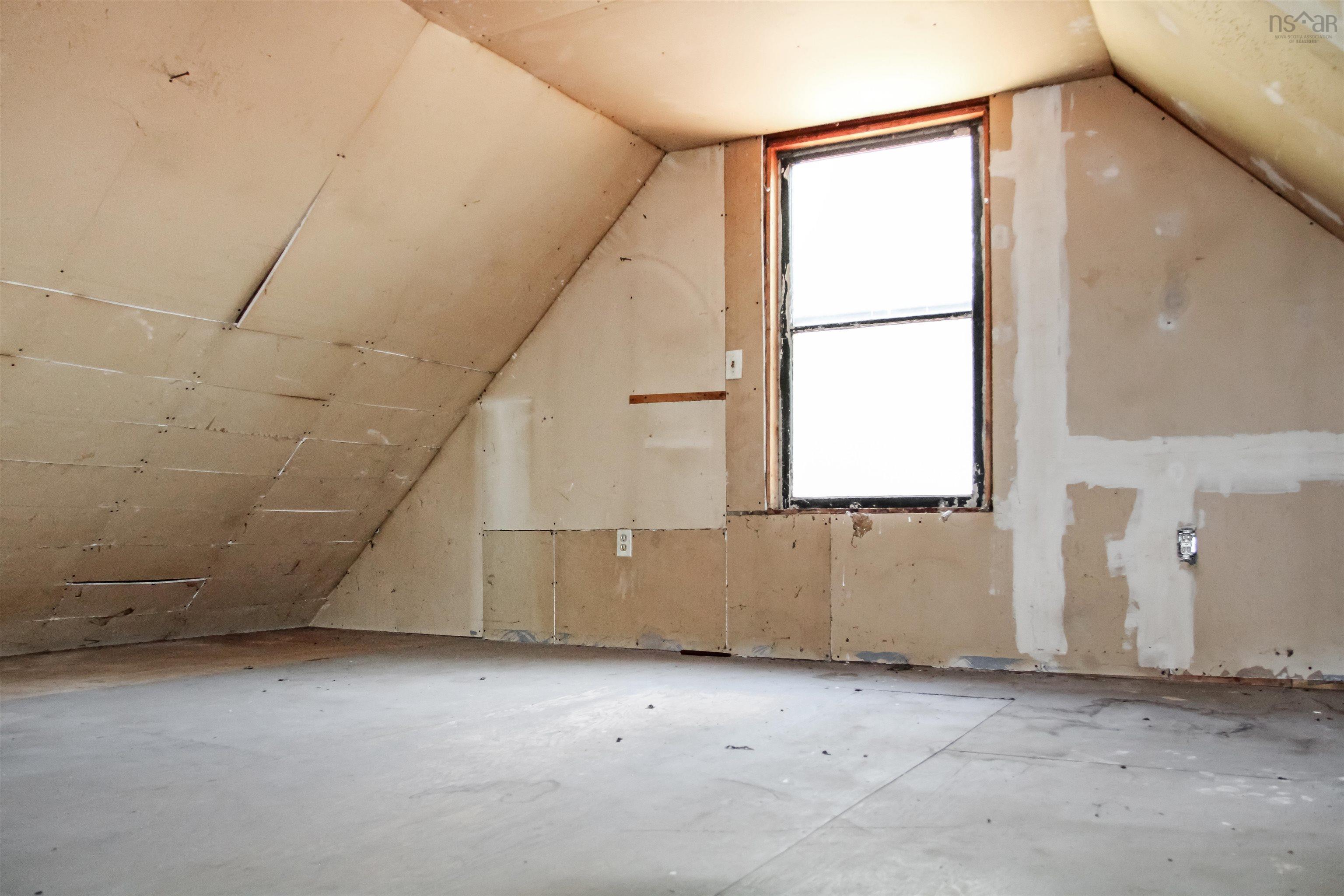 $184,000.00: 2113 Fire Lane, Torbrook
