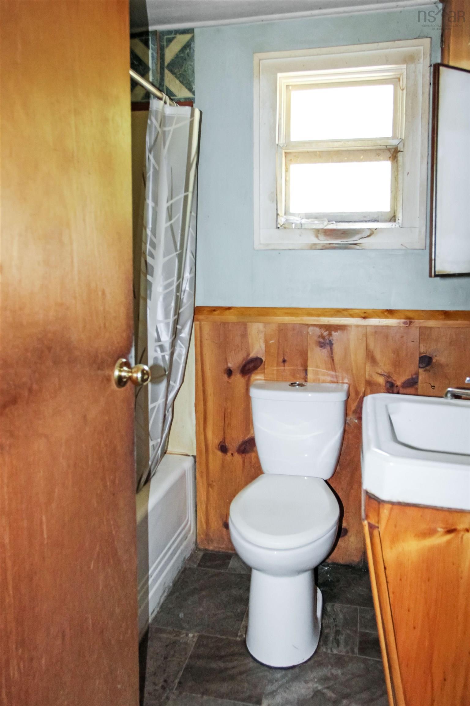 $184,000.00: 2113 Fire Lane, Torbrook