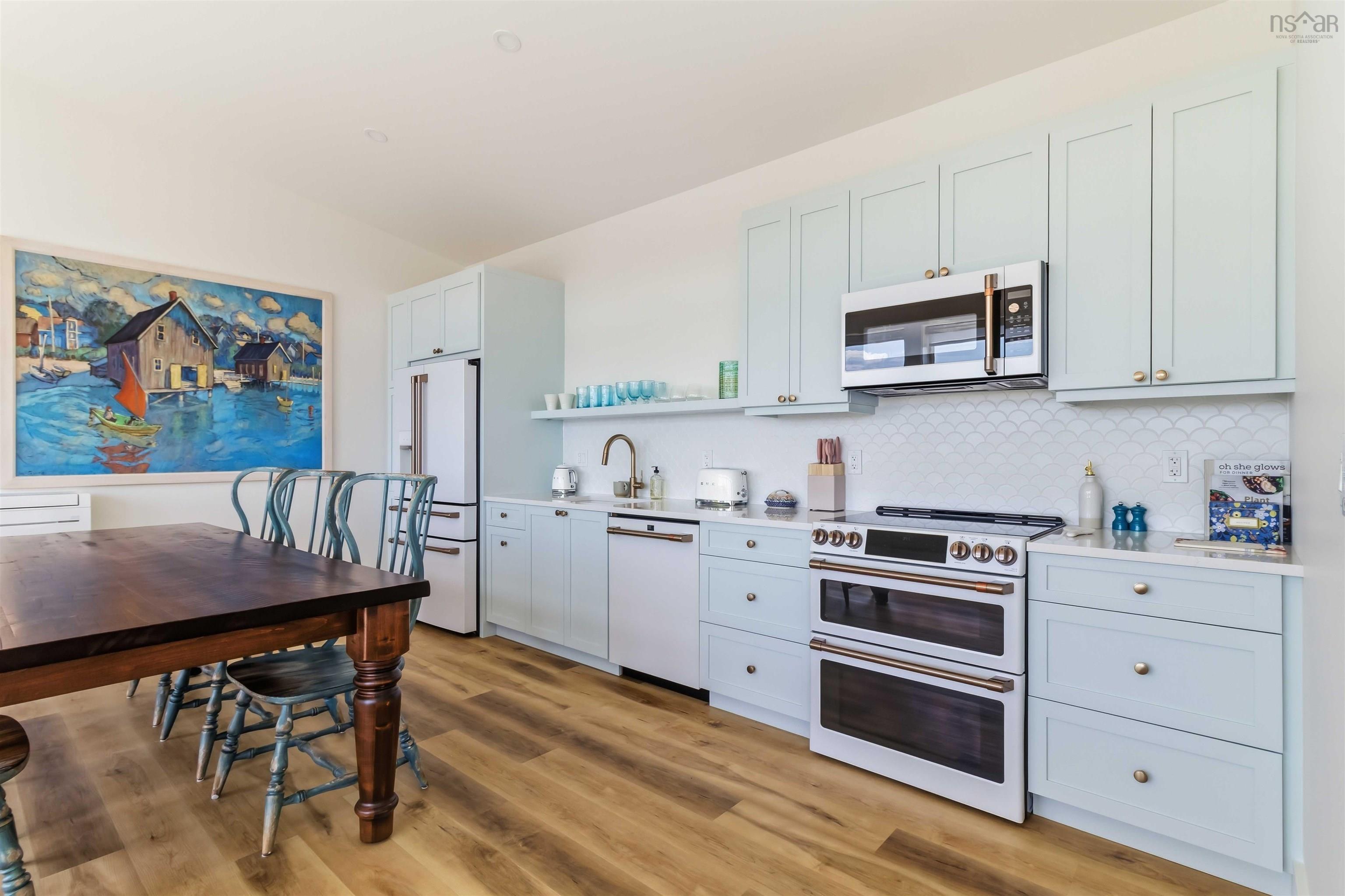 $1,295,000.00: 42 Shore Road, Garden Lots