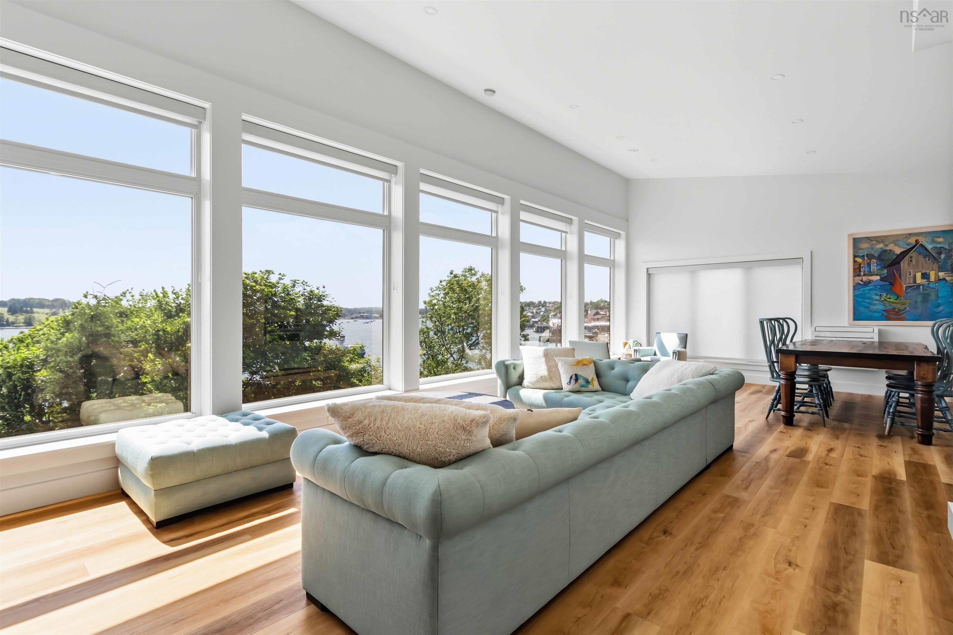 $1,295,000.00: 42 Shore Road, Garden Lots