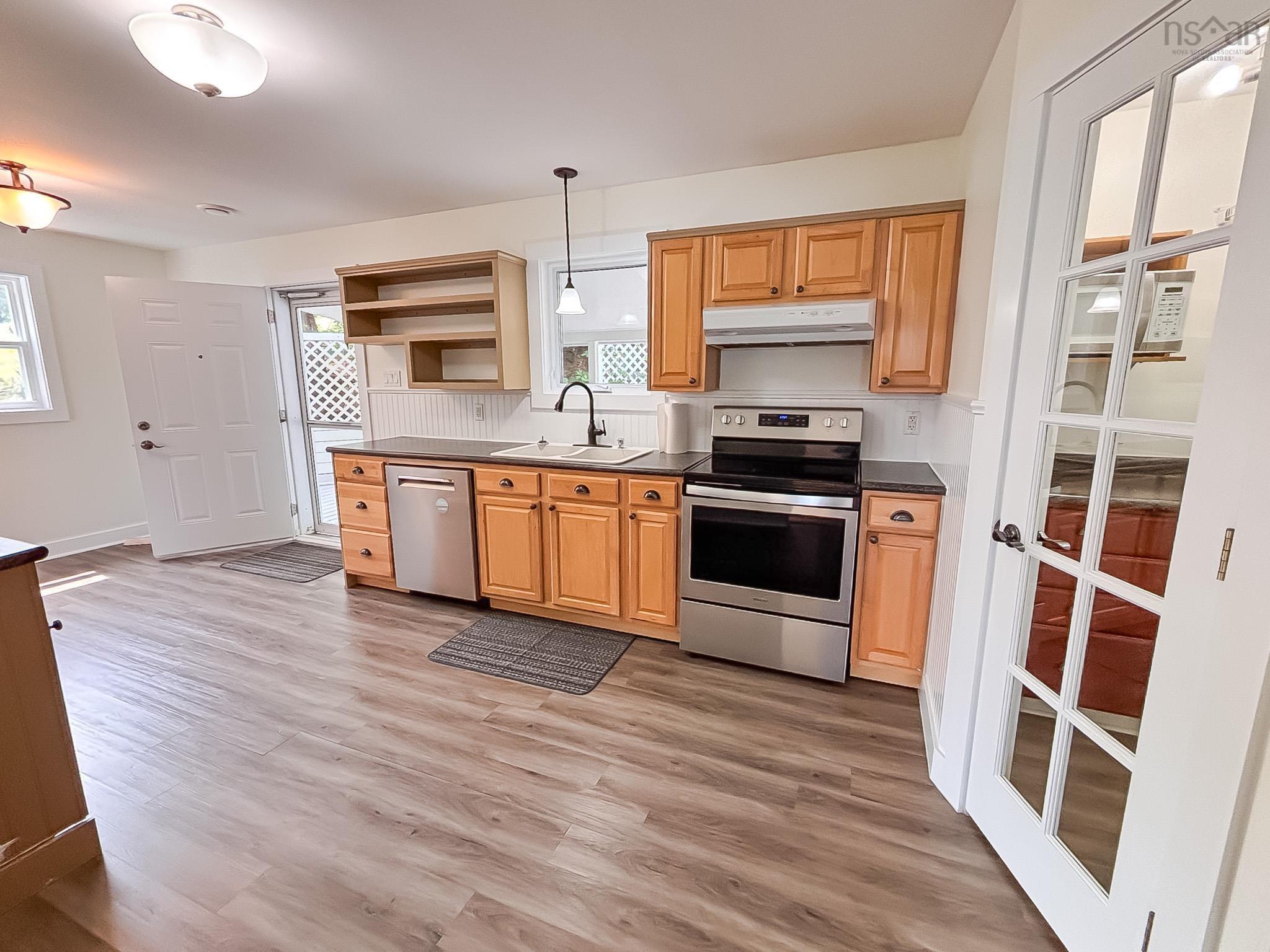 $434,900.00: 1868 Highway 331, West Lahave
