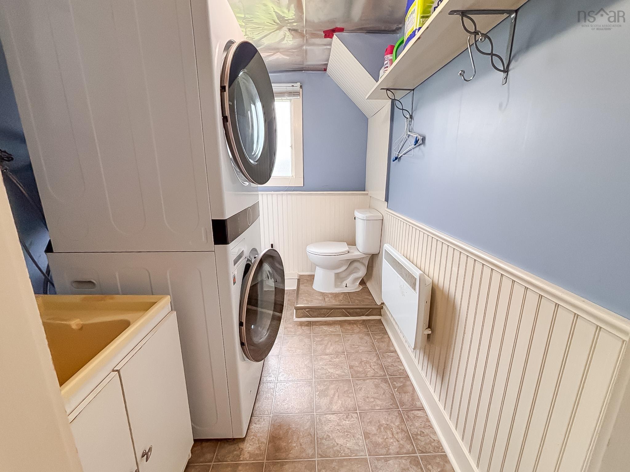 $434,900.00: 1868 Highway 331, West Lahave