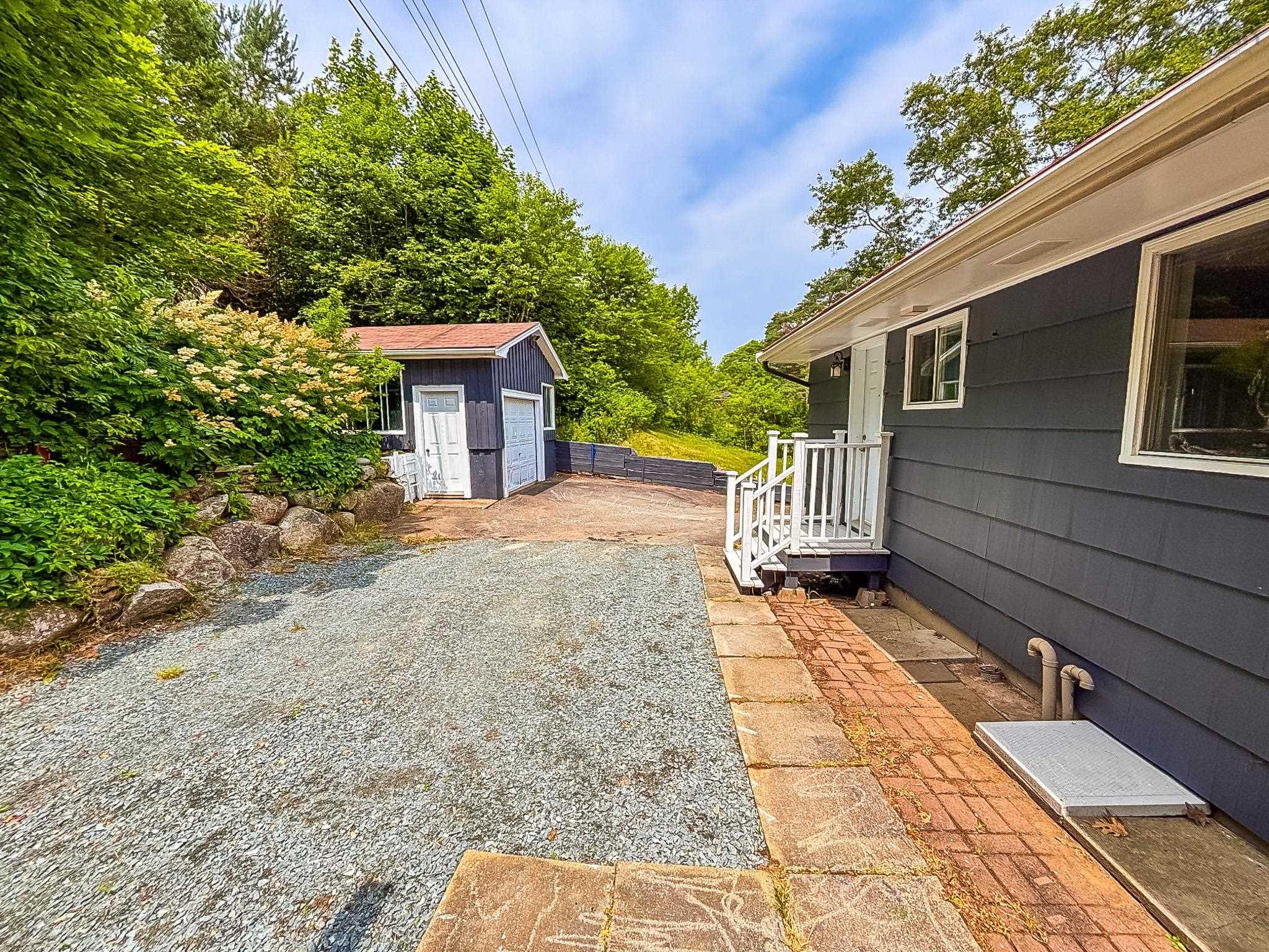 $434,900.00: 1868 Highway 331, West Lahave