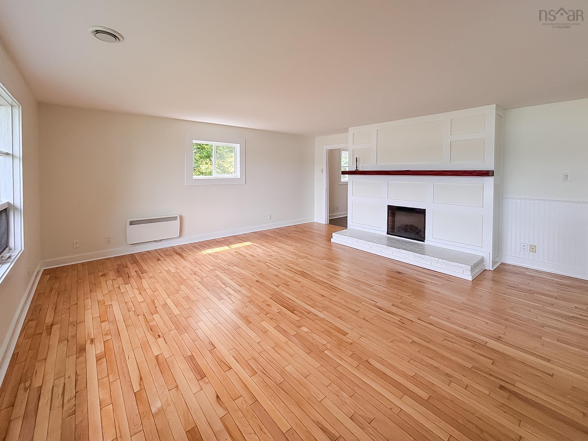 $434,900.00: 1868 Highway 331, West Lahave