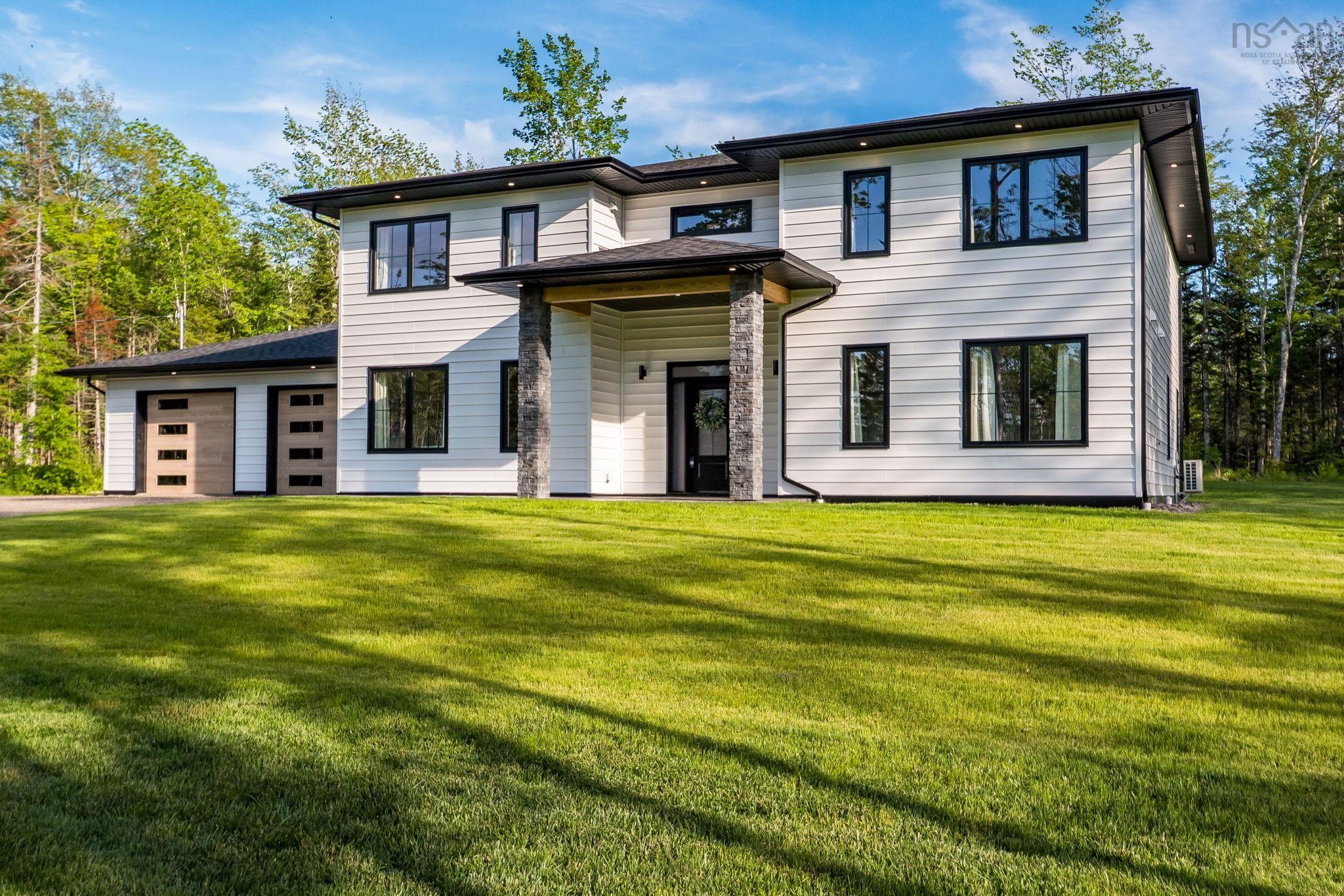 $974,900.00: 106 Edward Dr, Enfield
