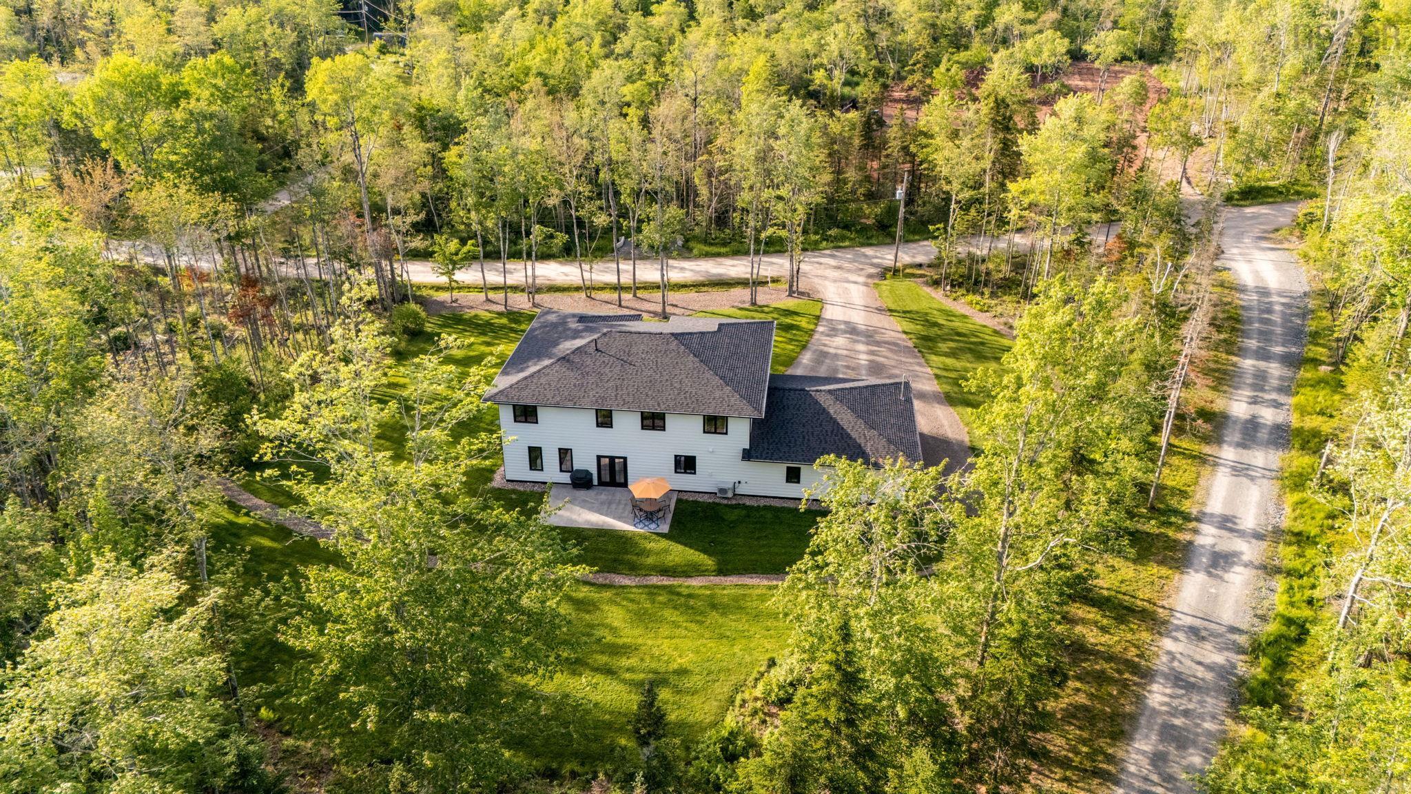 $974,900.00: 106 Edward Dr, Enfield