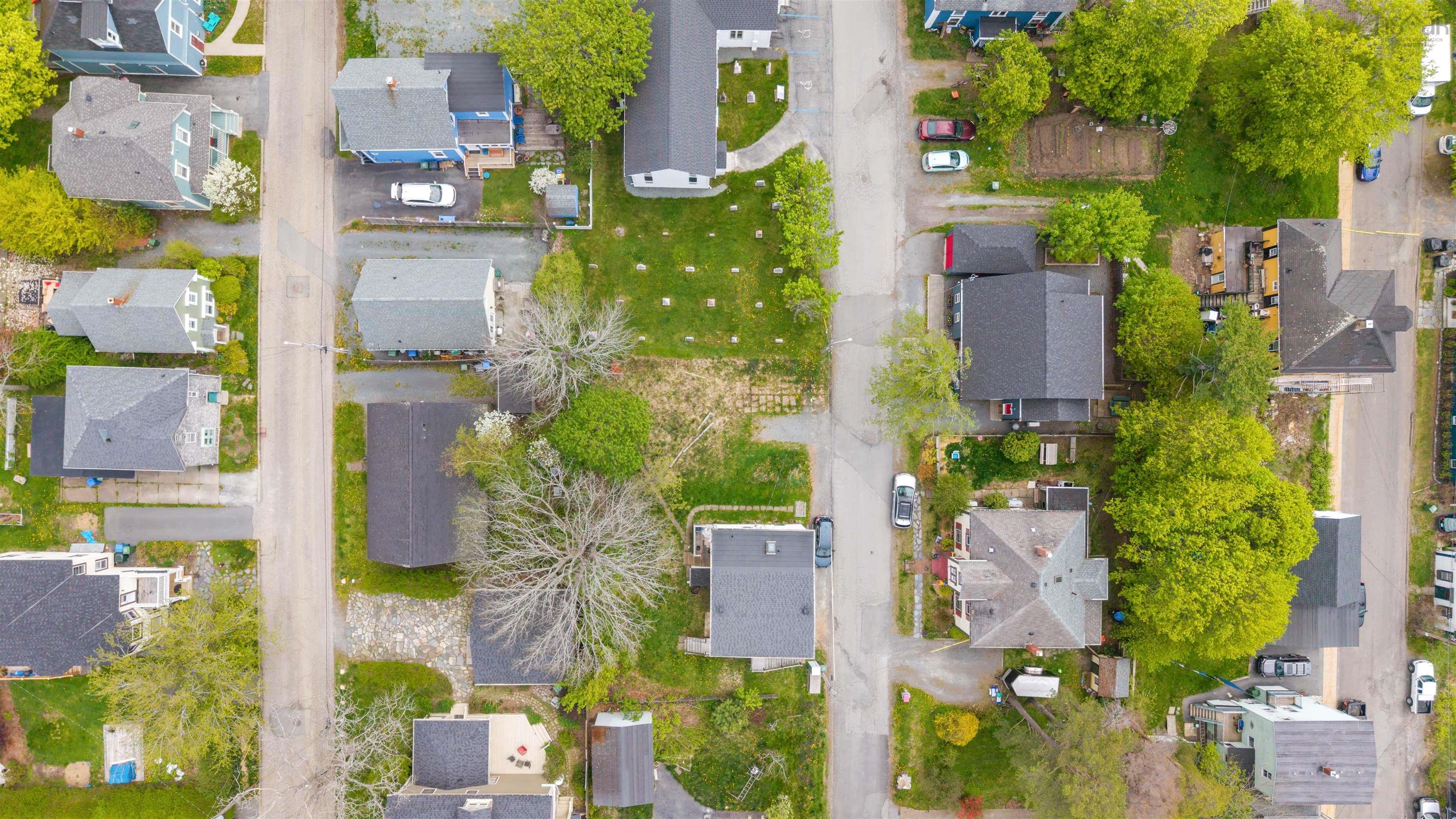 $199,900.00: 111 York Street Lunenburg, Nova Scotia Street, Lunenburg