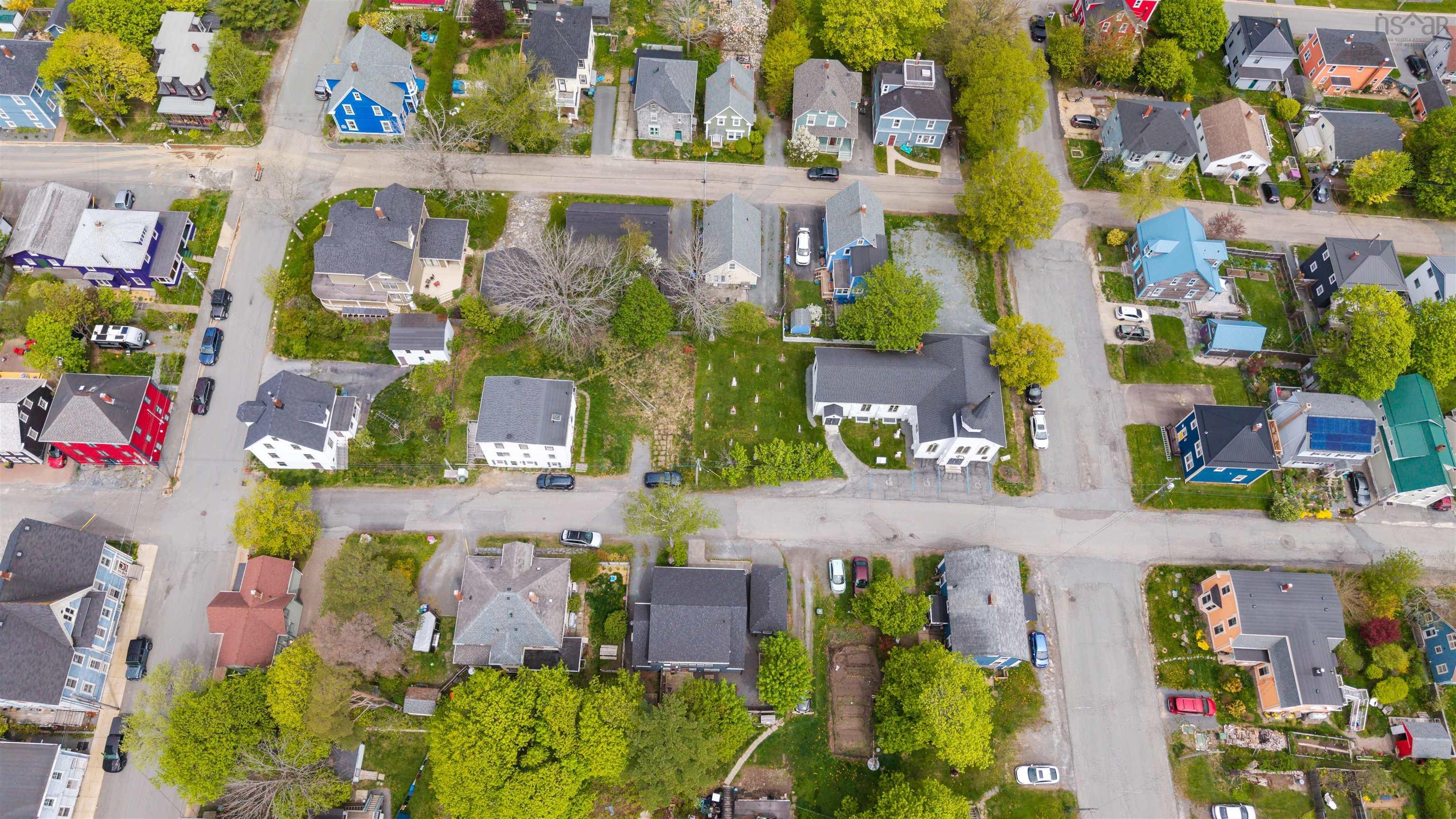 $199,900.00: 111 York Street Lunenburg, Nova Scotia Street, Lunenburg