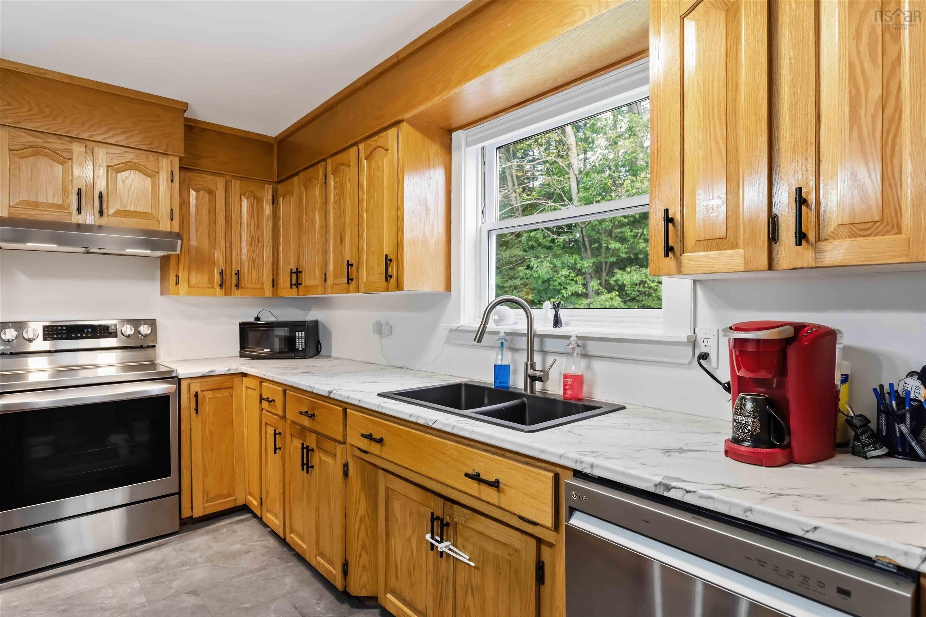 $549,999.00: 1558 Meghan Drive, Coldbrook