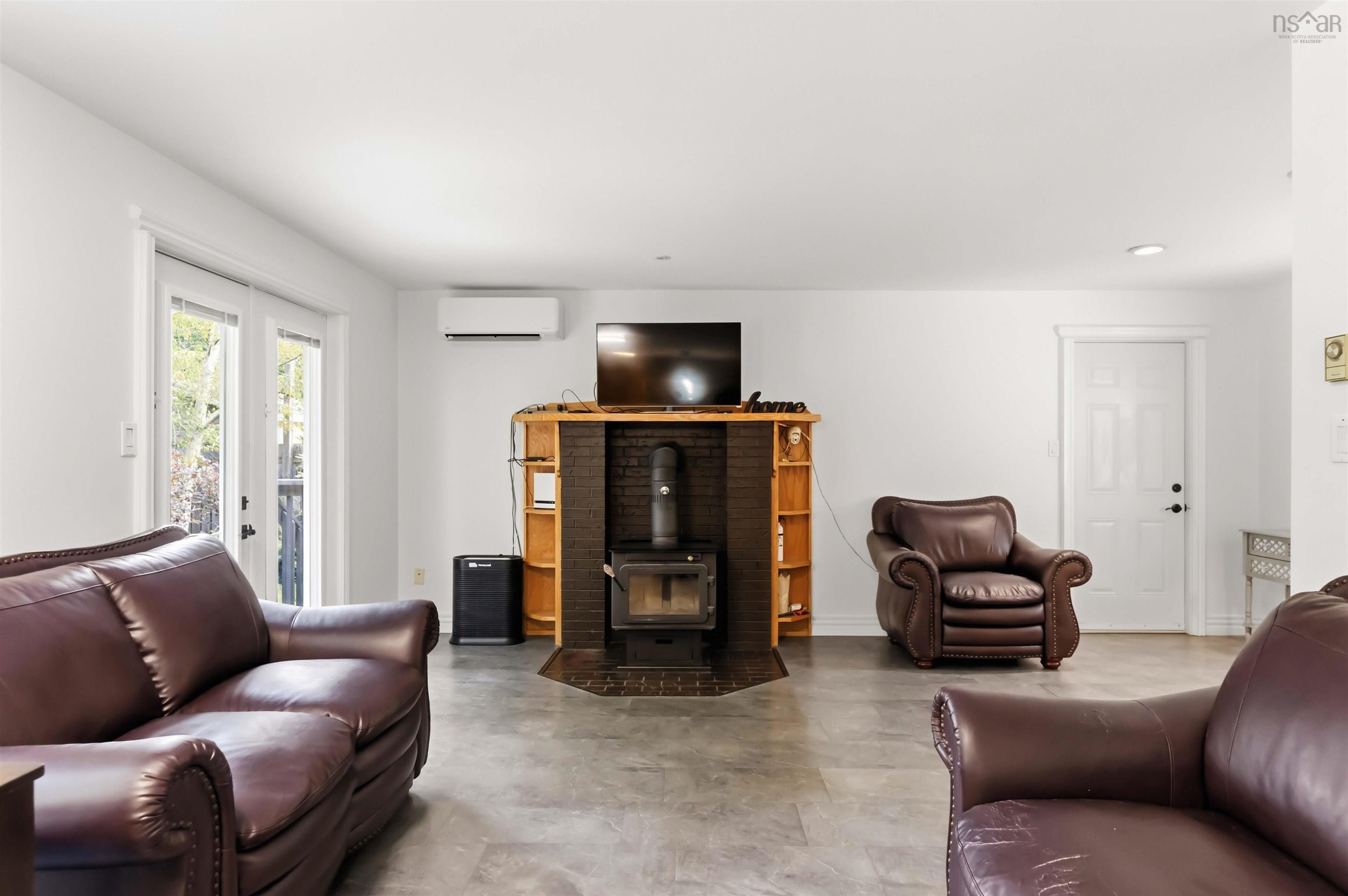 $549,999.00: 1558 Meghan Drive, Coldbrook