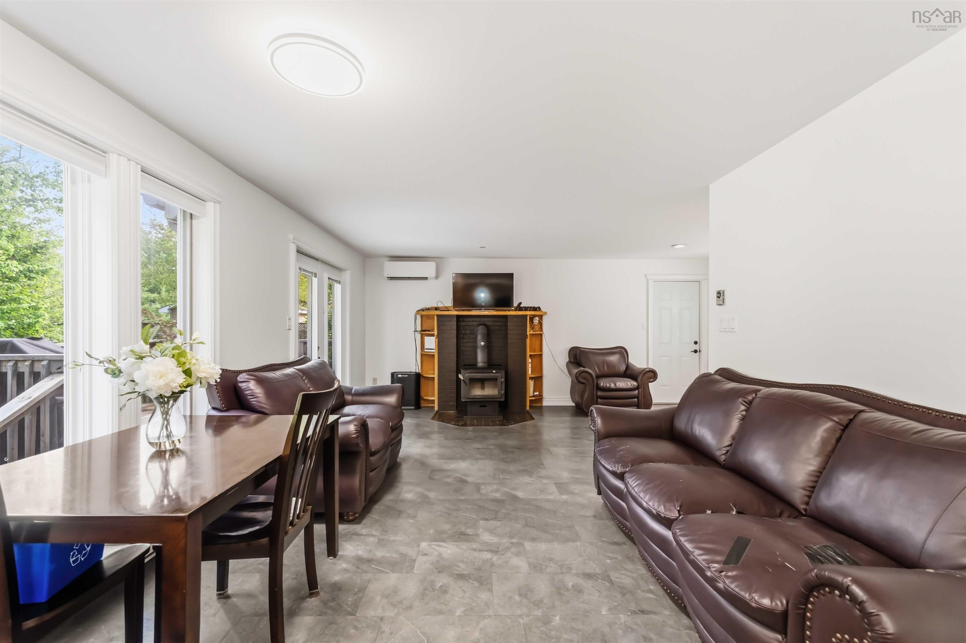 $549,999.00: 1558 Meghan Drive, Coldbrook