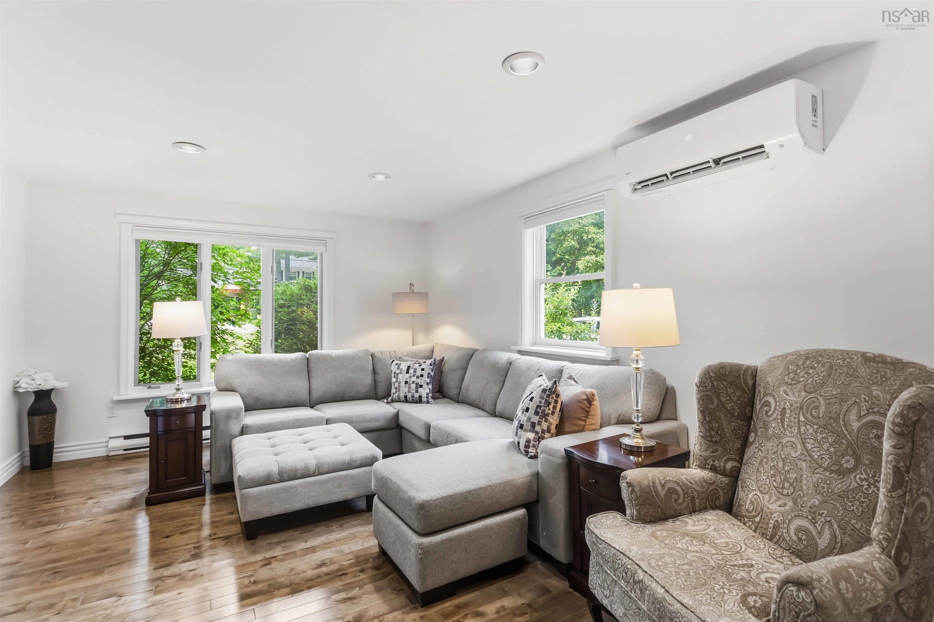 $549,999.00: 1558 Meghan Drive, Coldbrook