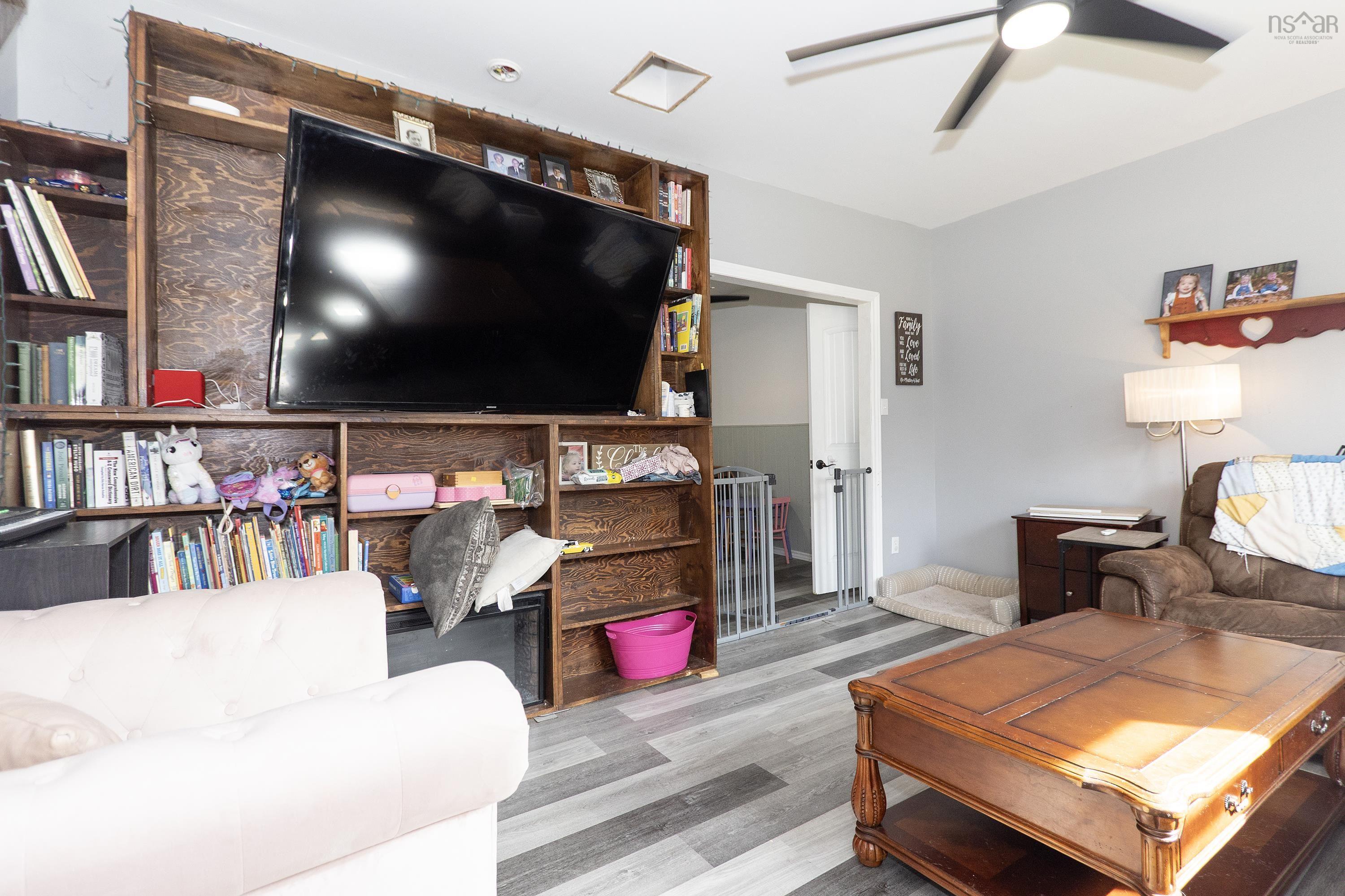 $299,000.00: 4062 Highway 321, Oxford Junction