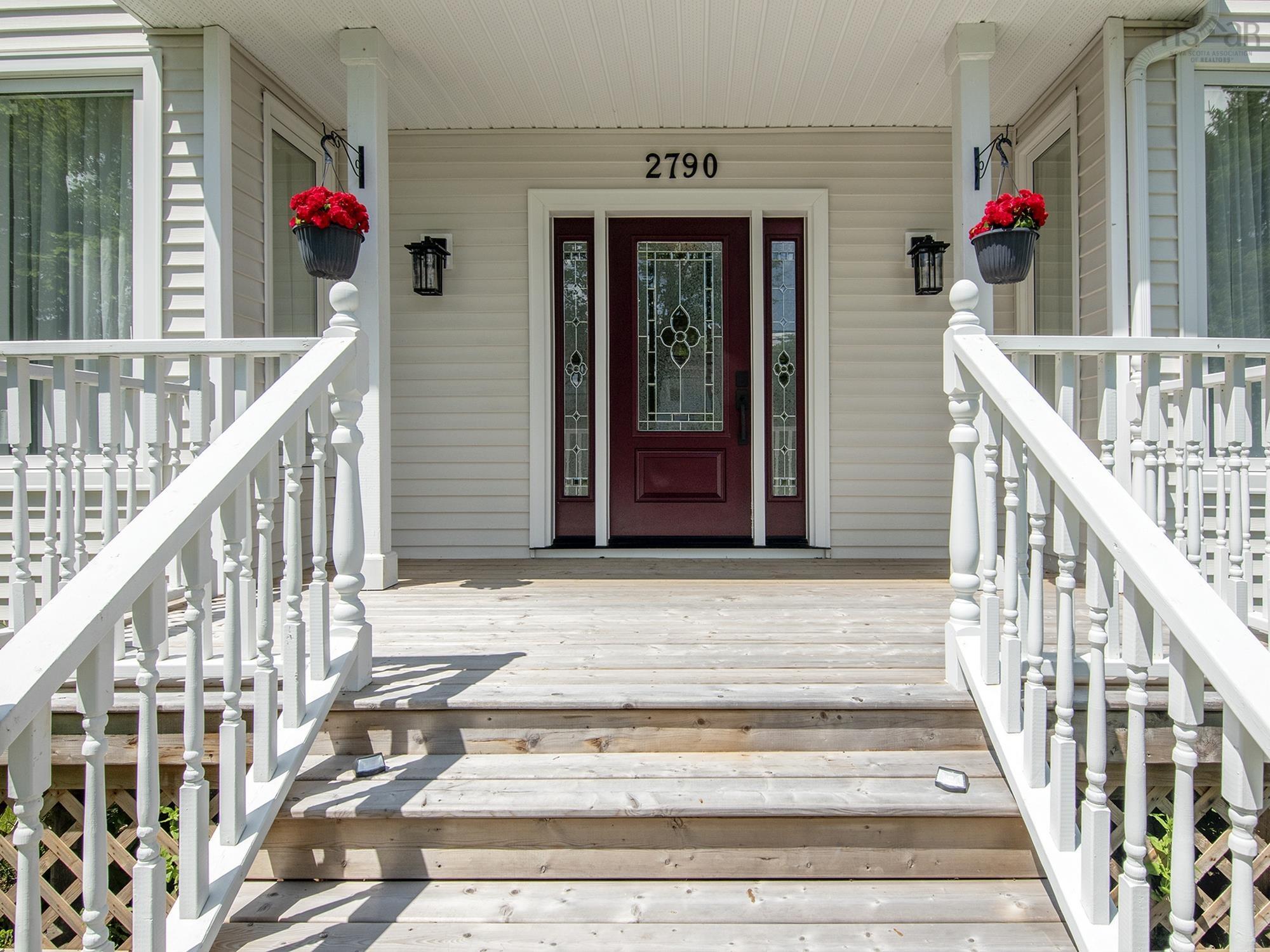 $599,900.00: 2790 Highway 2, Shubenacadie