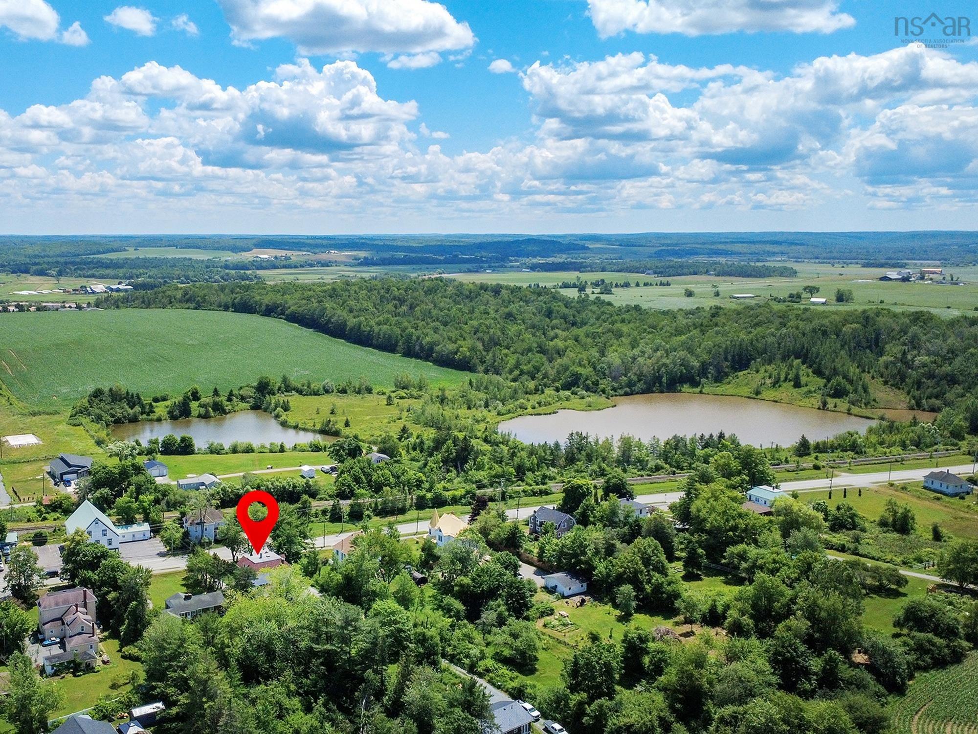 $649,900.00: 2790 Highway 2, Shubenacadie