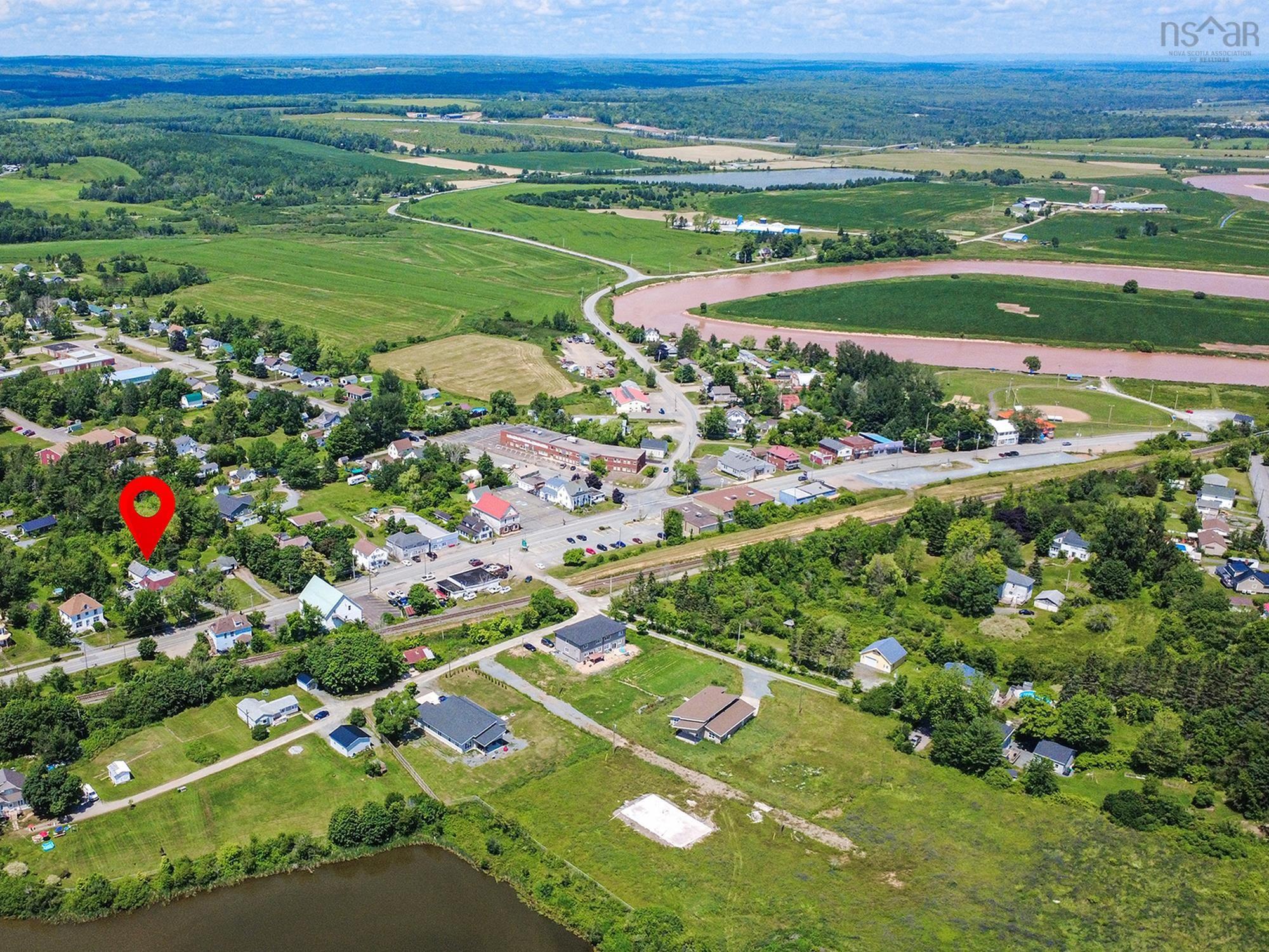 $649,900.00: 2790 Highway 2, Shubenacadie