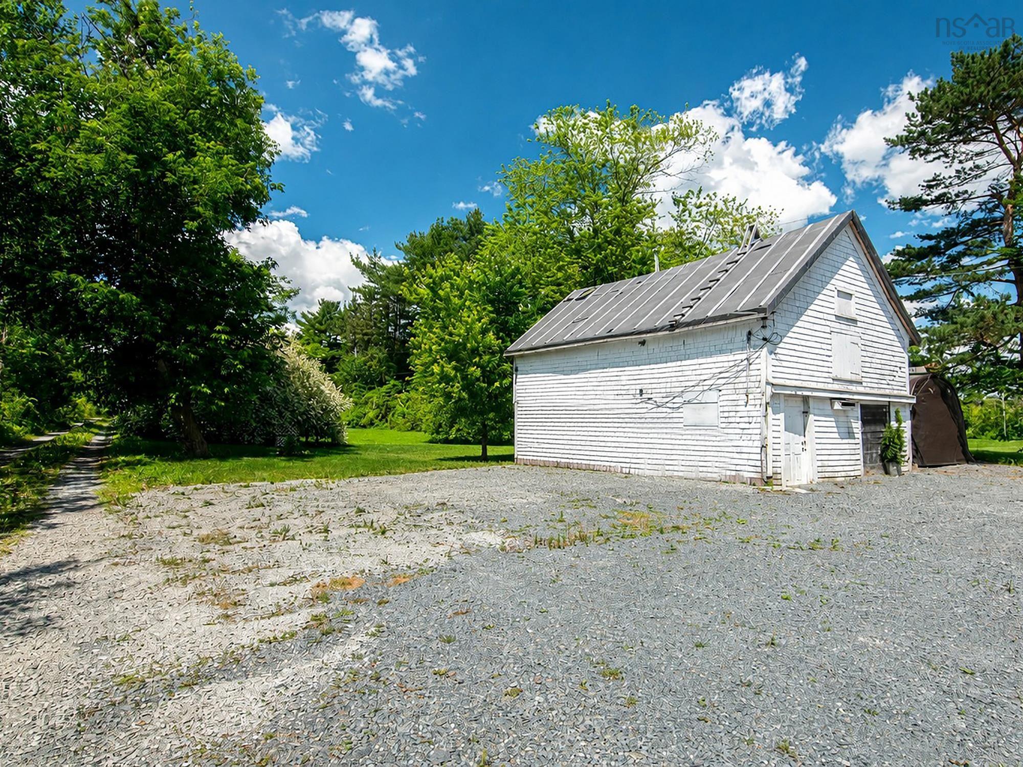 $649,900.00: 2790 Highway 2, Shubenacadie