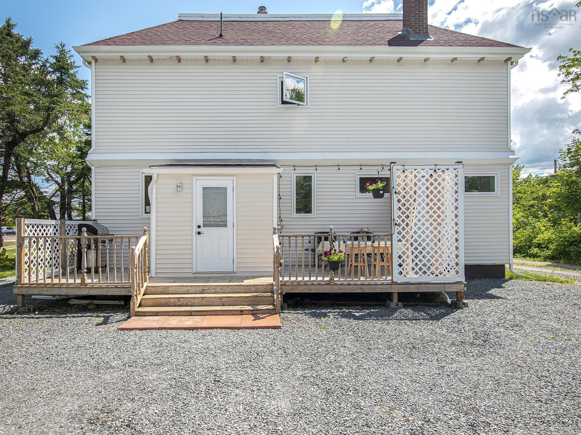 $599,900.00: 2790 Highway 2, Shubenacadie