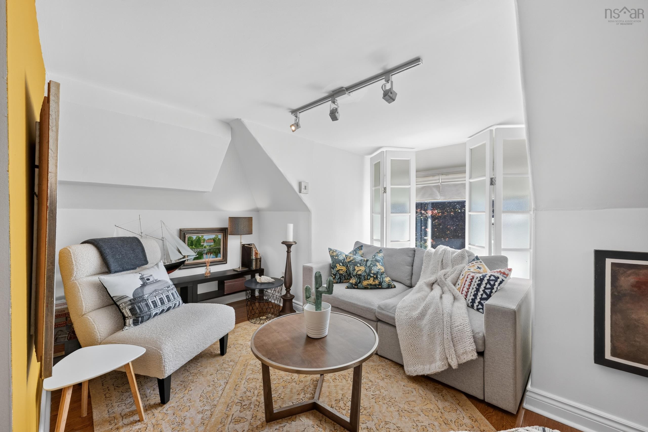 $699,000.00: 83 Whitney Avenue, Sydney